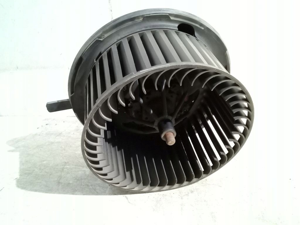 VW Jetta V 5 tOPENÍ ventilátor klími 3C0907521D
