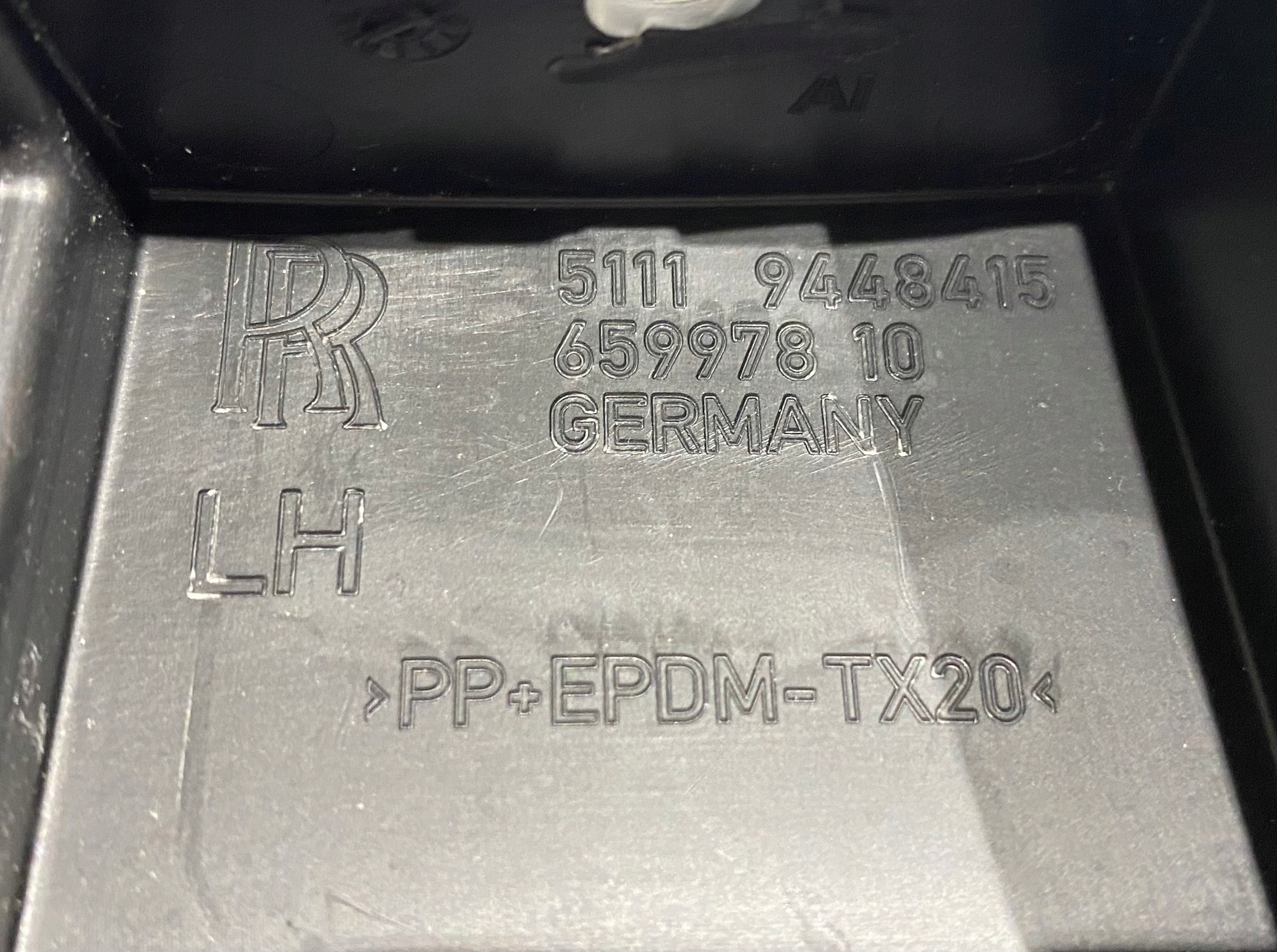 ROLLS ROYCE CULLINAN Blende Abdeckung der Stoßstange L 51119448415