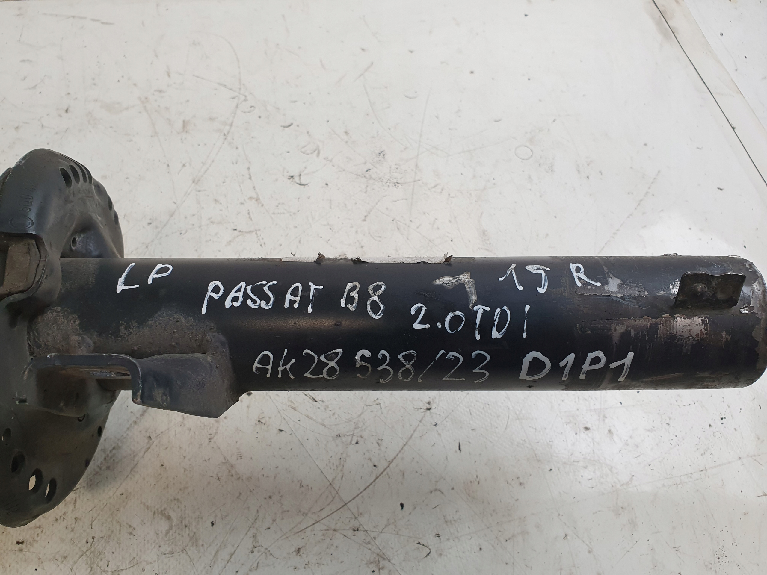 shock absorber front left OE 3Q0413031BN VOLKSWAGEN PASSAT B8 2.0TDI 15r.