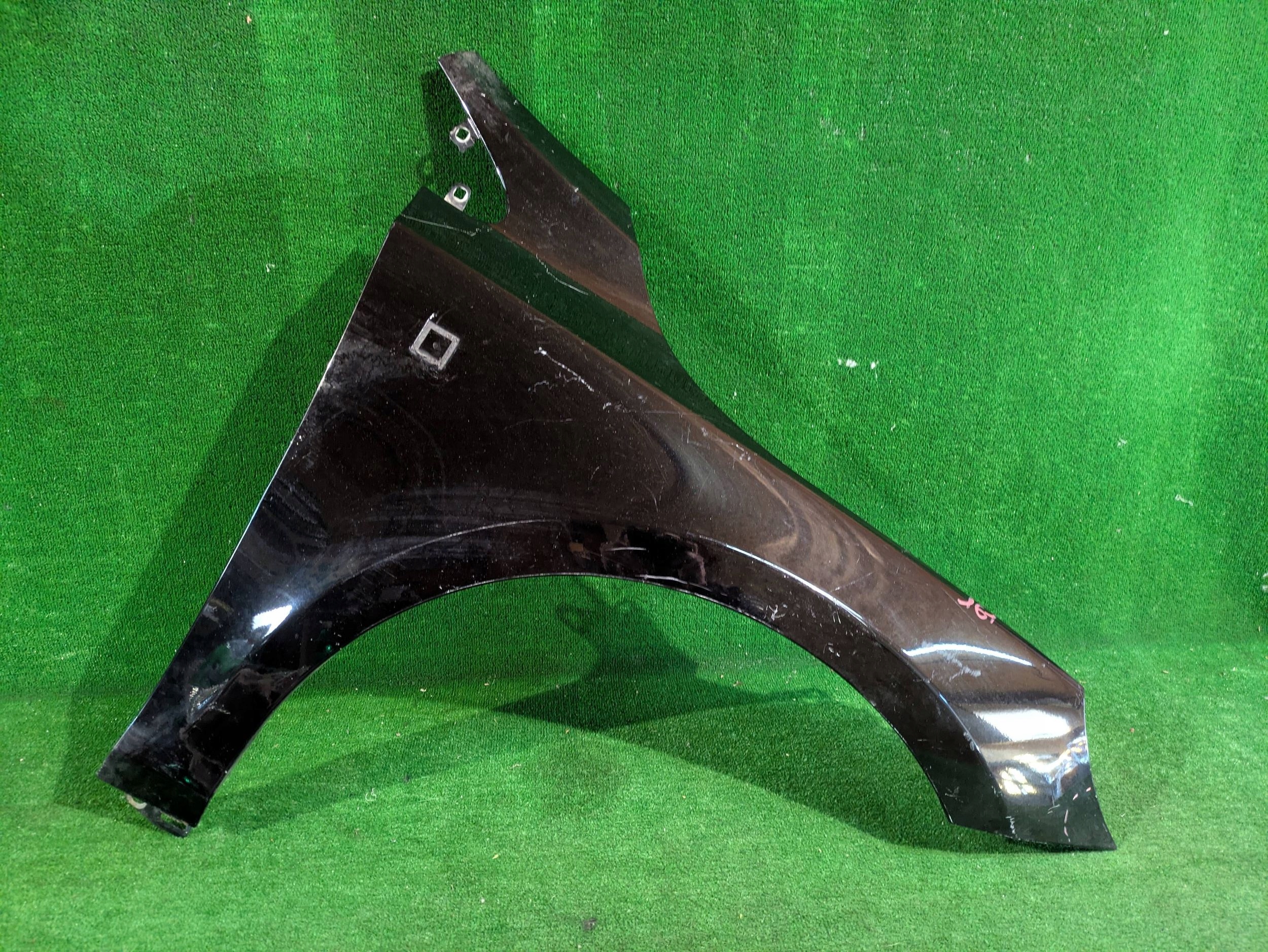 fender front right front VOLVO V40 II NR.161