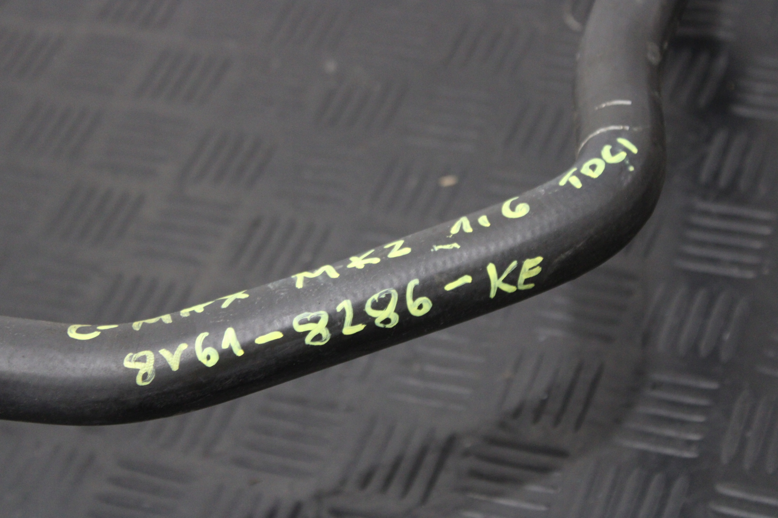 crijevo prijenos vode FORD GRAND C-MAX MK2 8V61-8286-KE