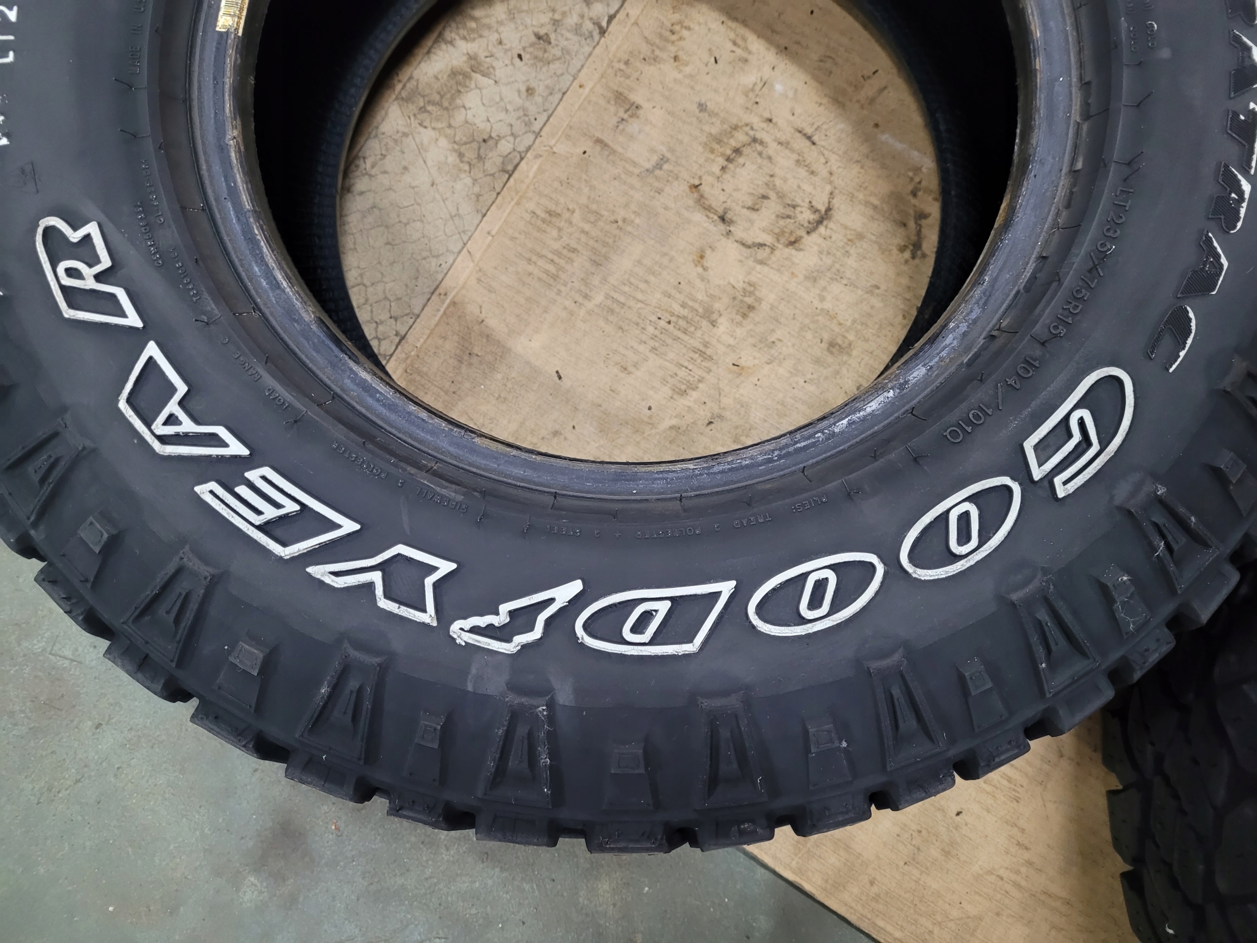 opony GOODYEAR WRANGLER DURATRAC 235/75 R15 Średnica 15