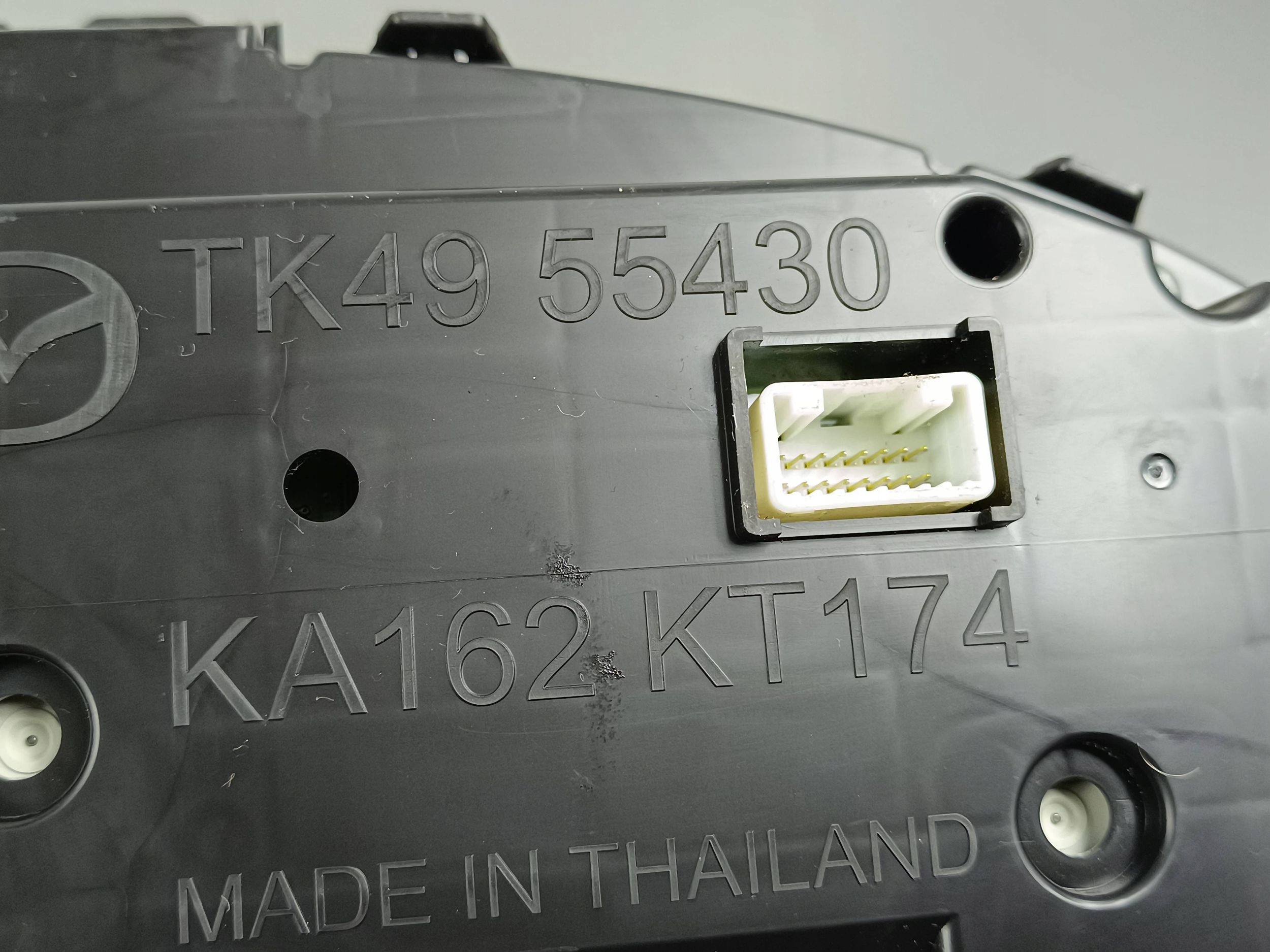 спидометр часы mazda oe TK4955430