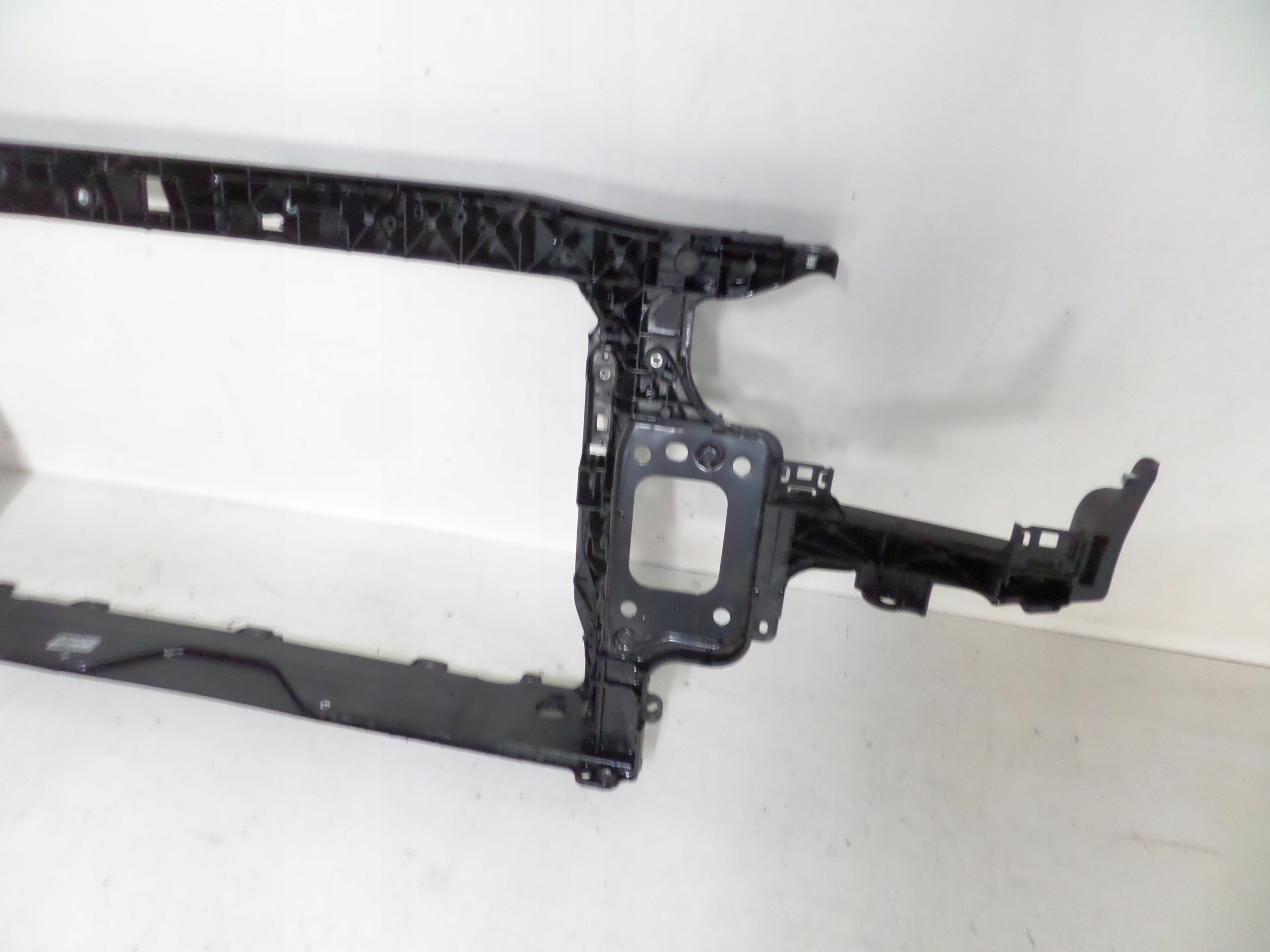 support panel for radiators front HYUNDAI I30 III 18- 64104-G4120