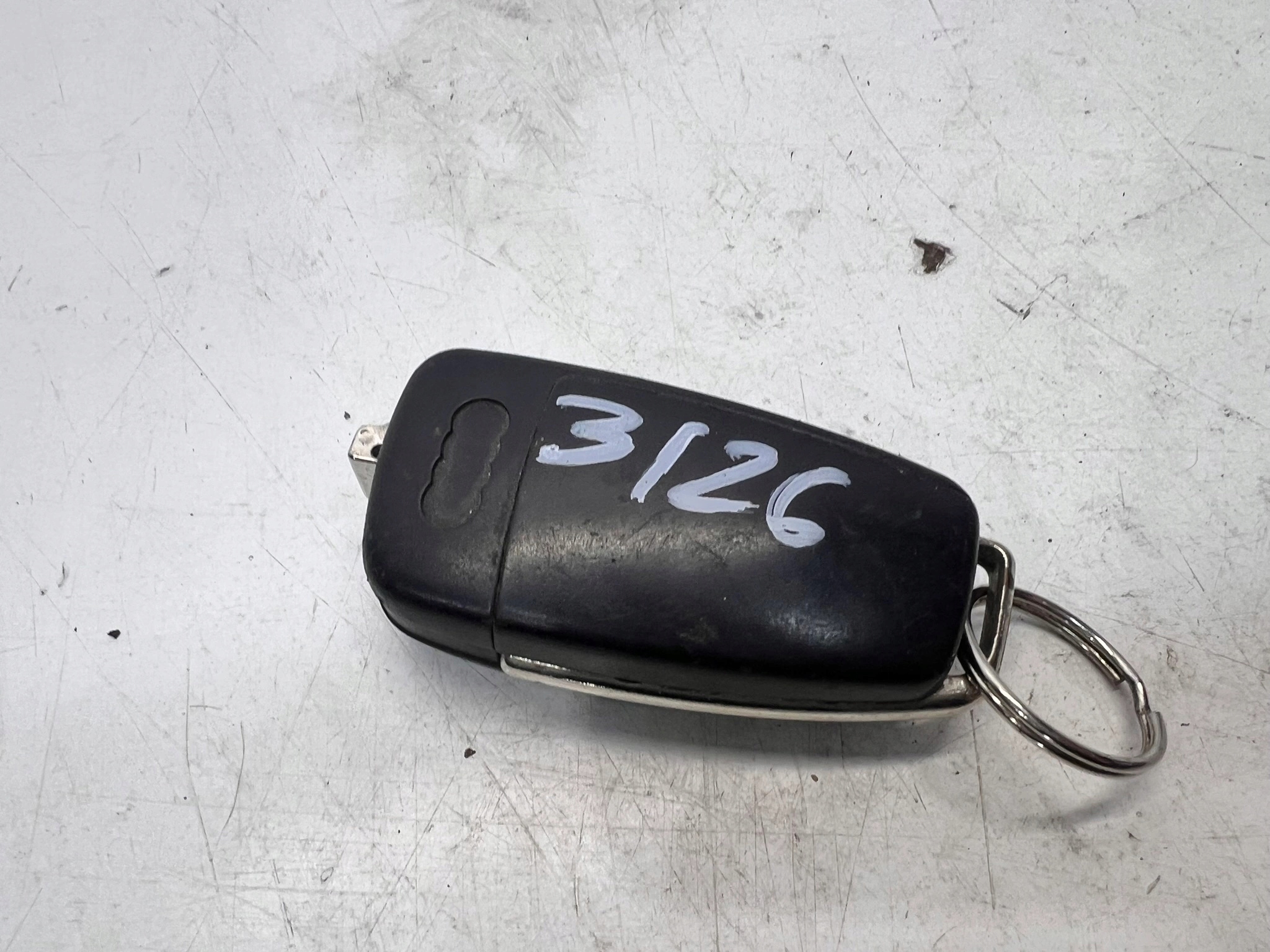 key PILOT SCYZORYK AUDI A3 8P 8P0837220D 3/26
