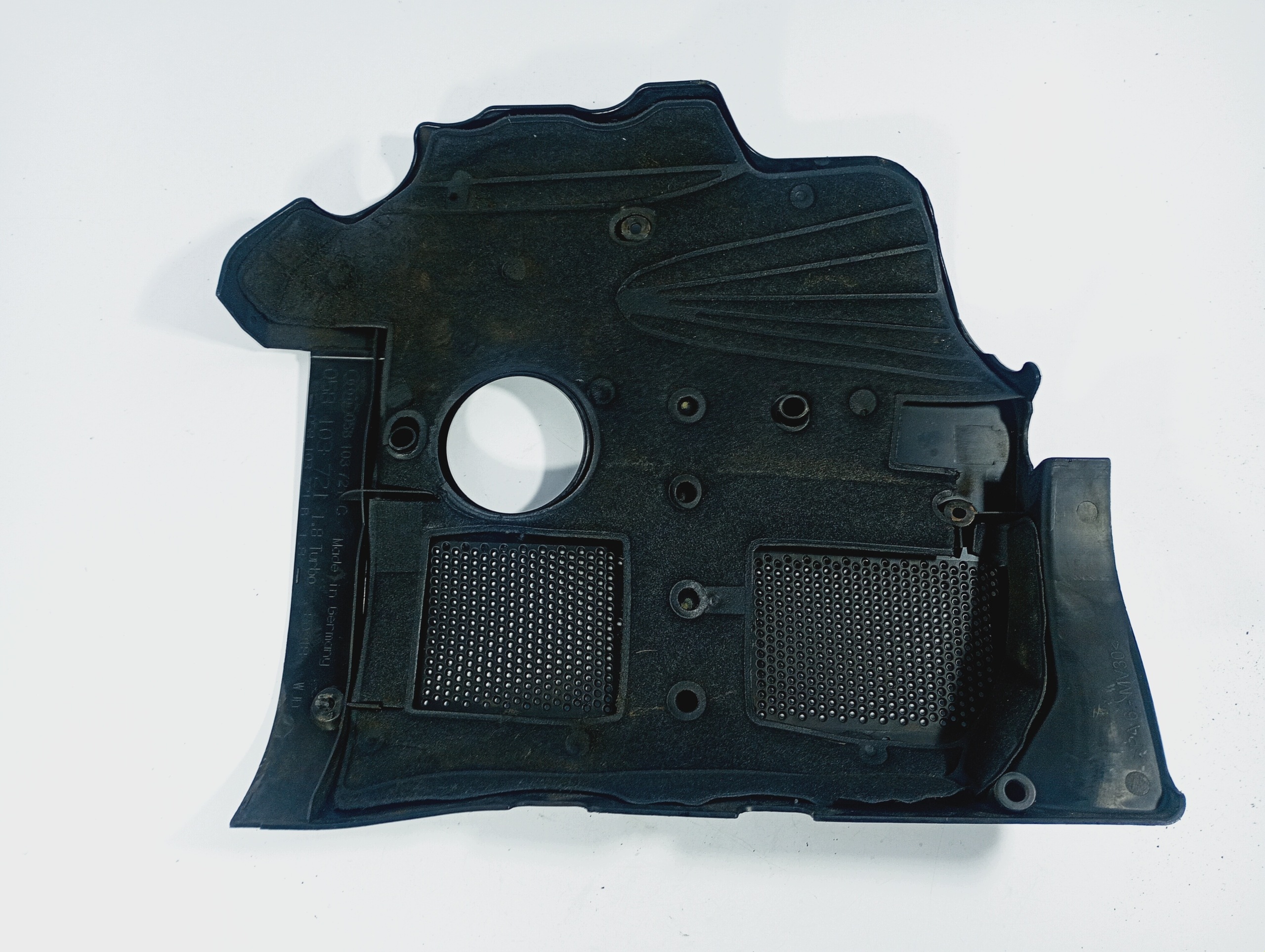 fedél motorfedél OE 058103721 Audi A4 B6 00-06