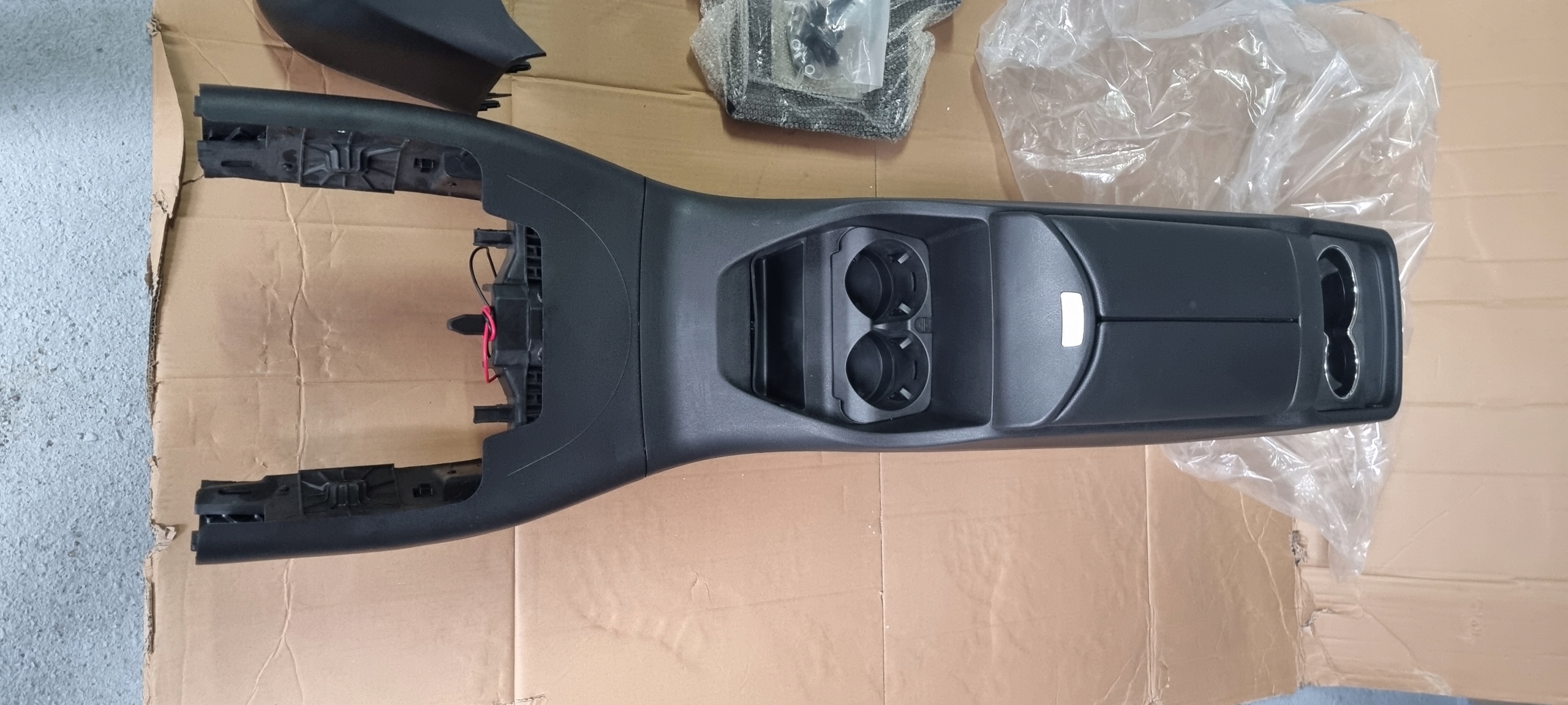 【メル11883】 Ford 1479968.Подсветка номера FORD MONDEO 2007-2014 HMPX