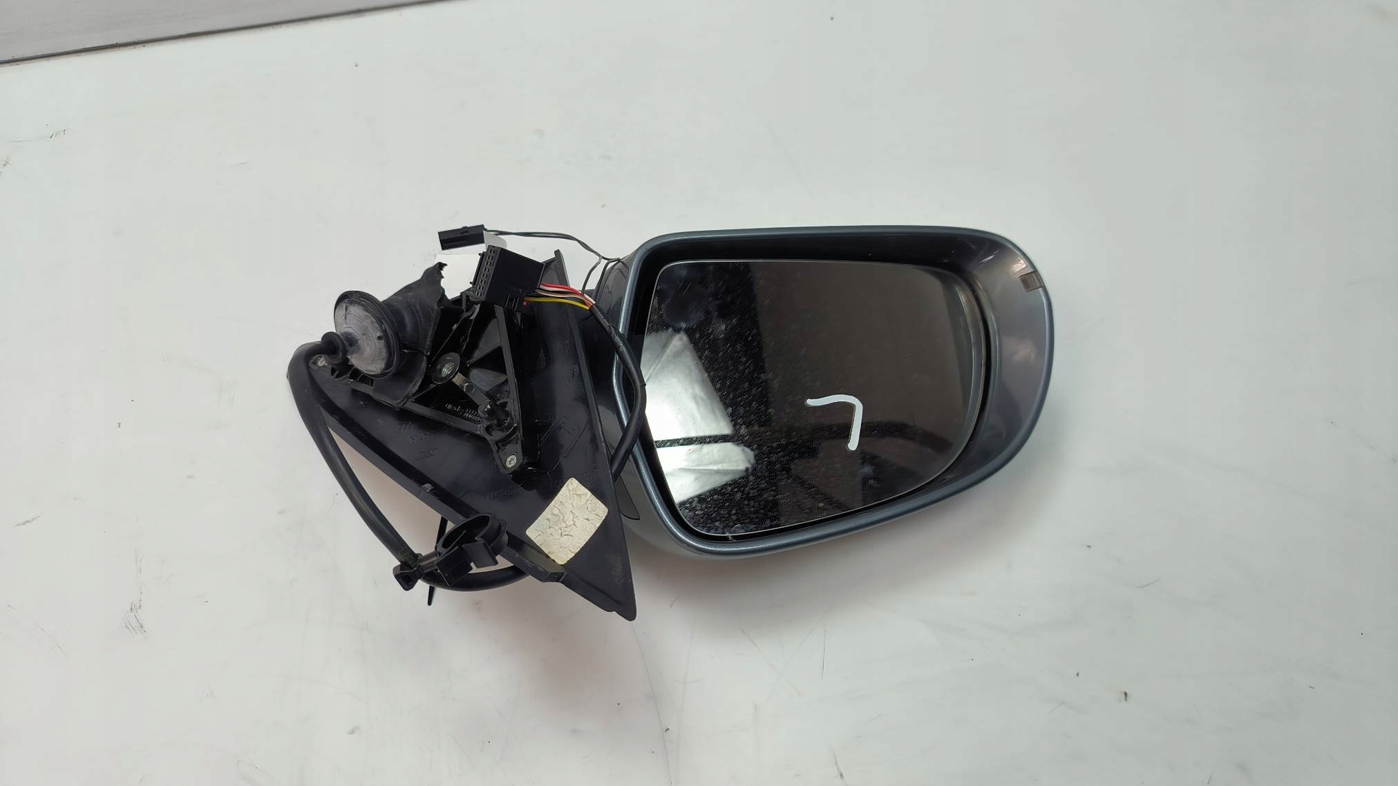 mirror left PIN 6+2 LX7R AUDI Q3 8U