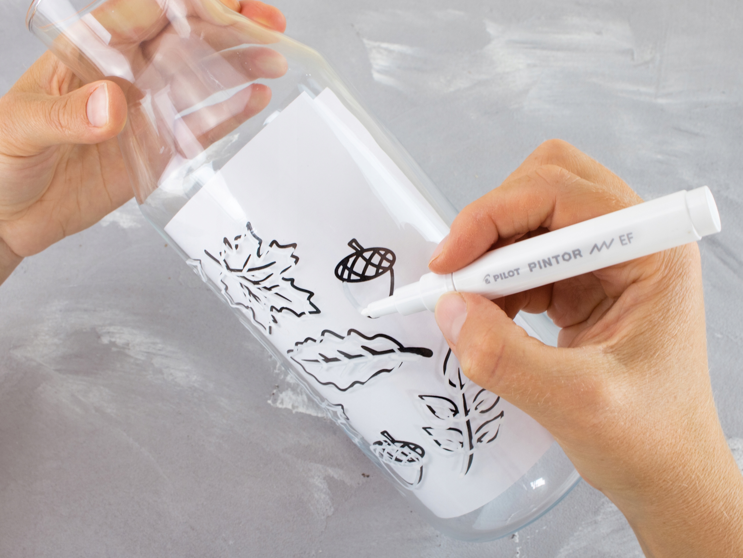 Marker dekoracyjny z farbą okrągły pisak PILOT Pintor EF biały Marka PILOT