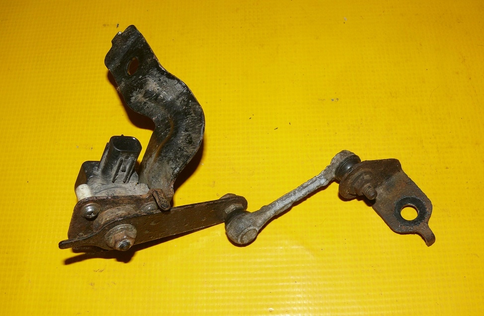 sensor POZIOMOWANIA XENON front SUBARU LEGACY V 5