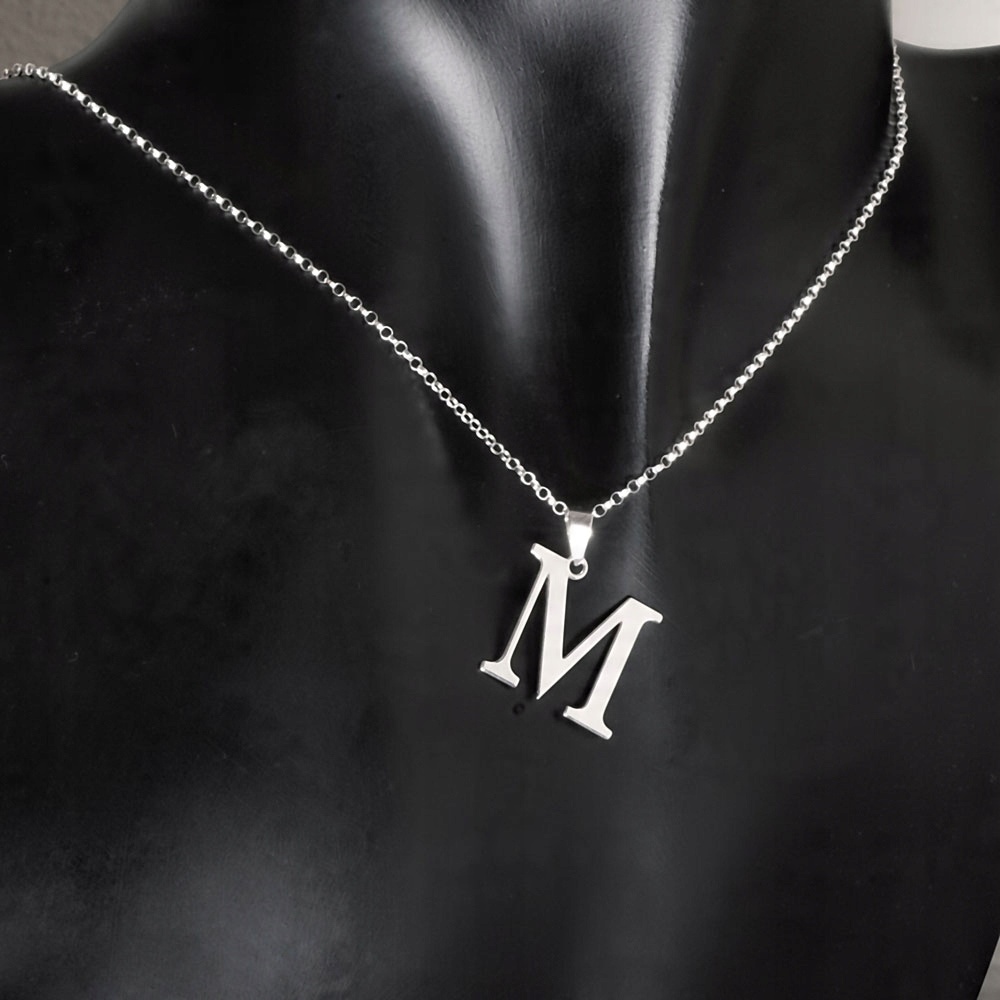 

Srebrny łańcuszek dł. 51cm z literką "M"