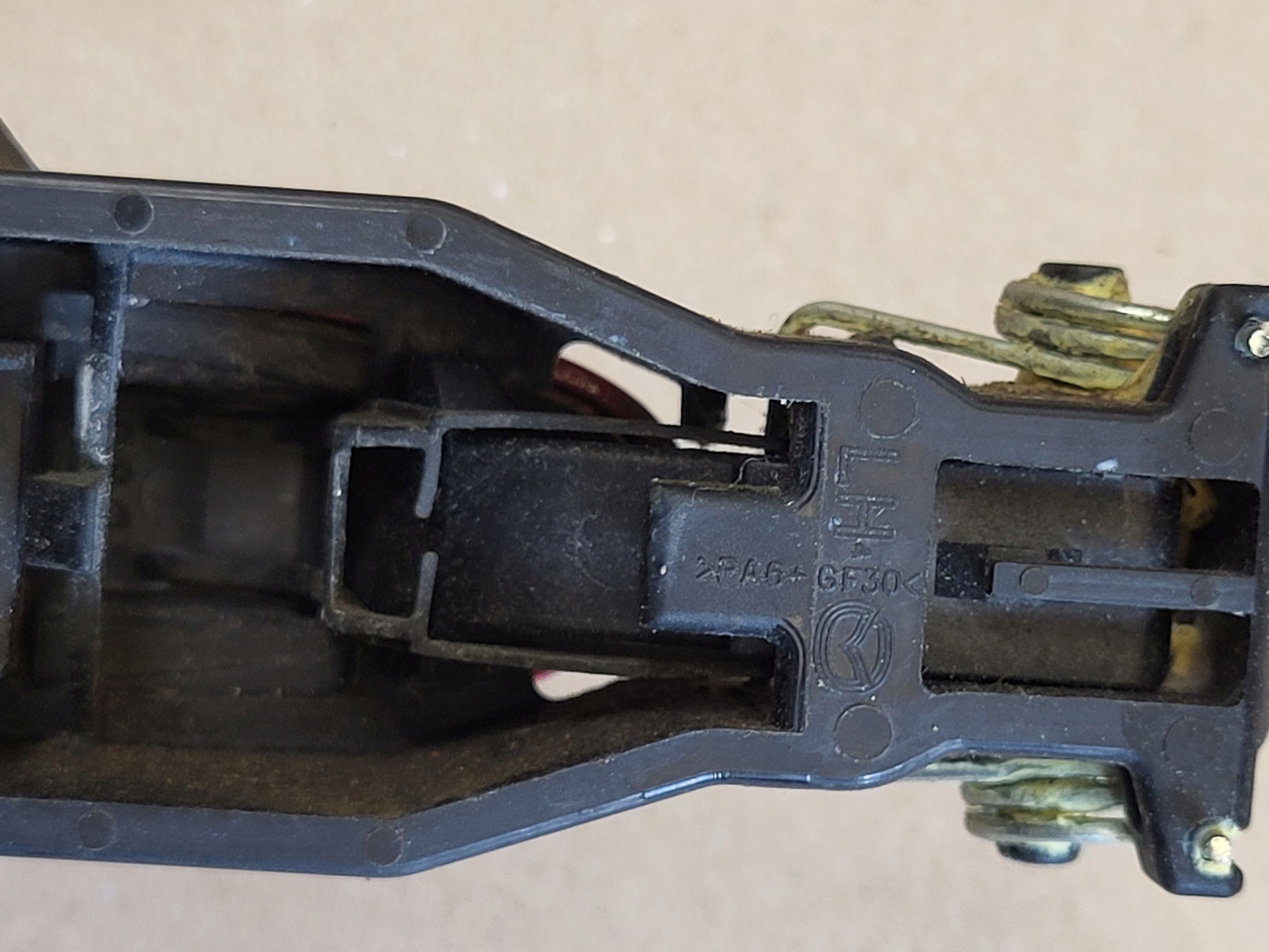 handle exterior left rear holder console LH MAZDA 6 GJ OE