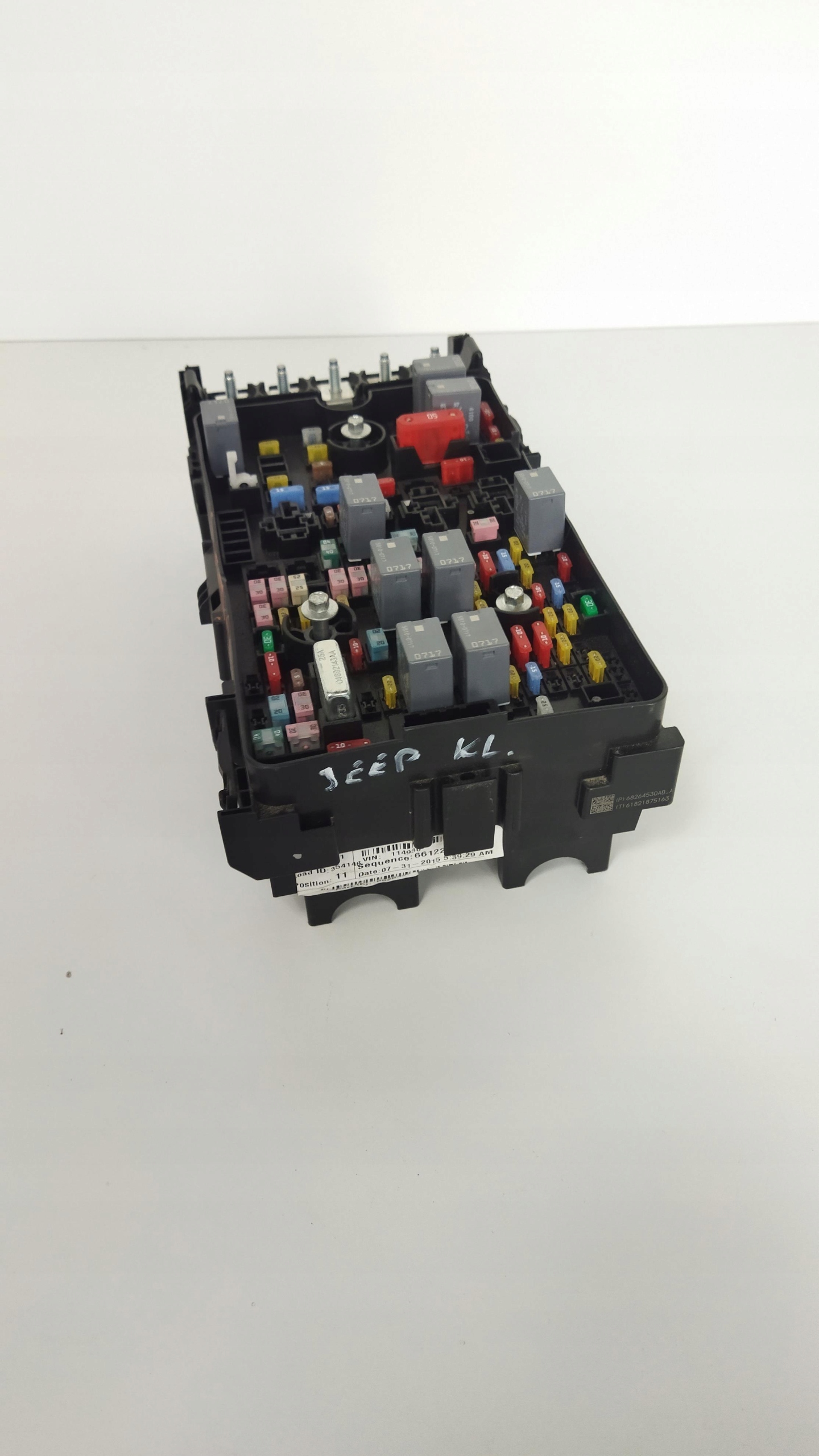 CHEROKEE KL 13- TRAILHAWK SKRZYNKA BEZPIECZNIKÓW