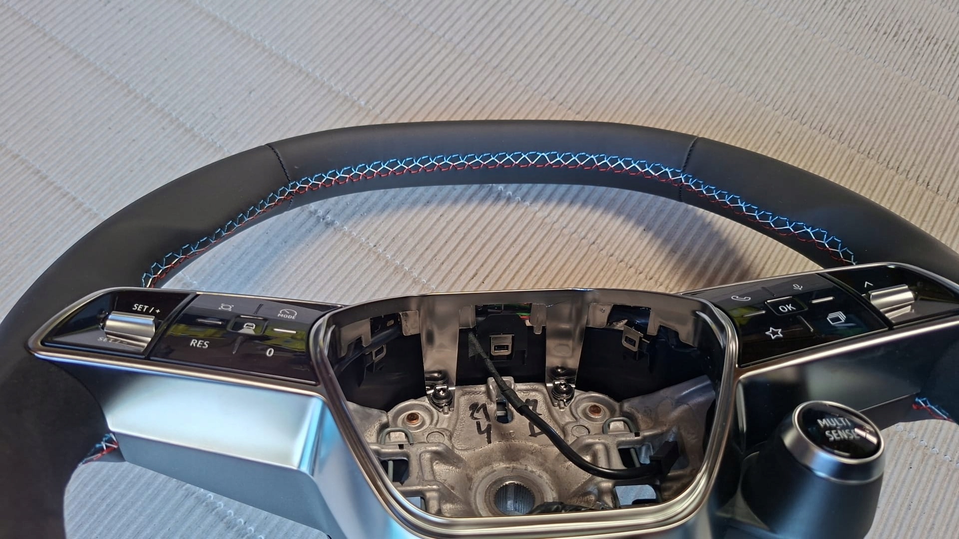 lenkrad Renault Clio VI 484005653R