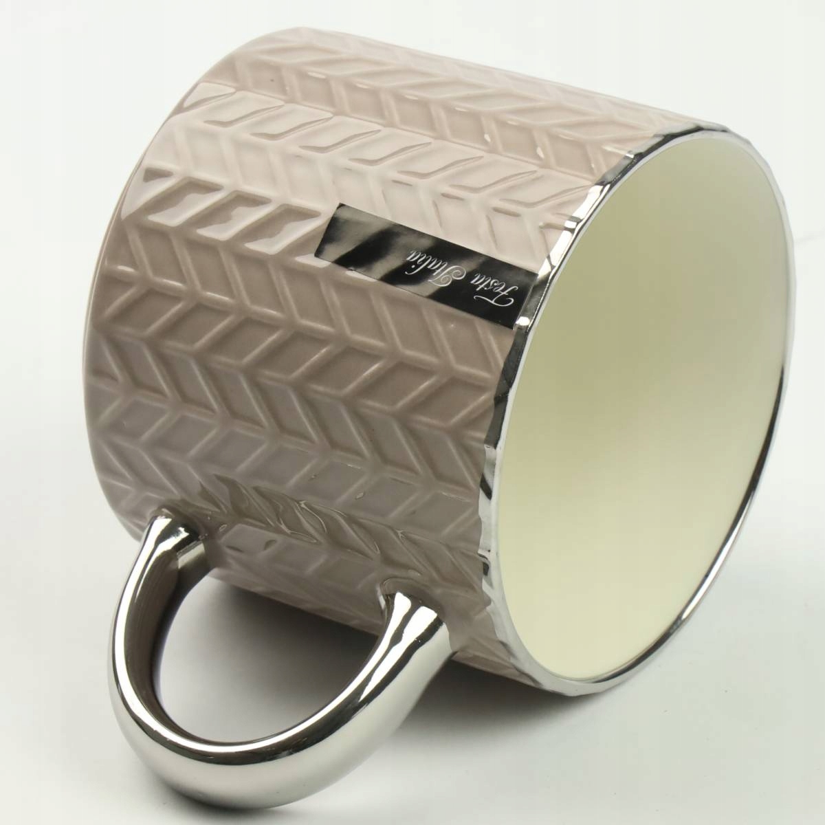 KUBEK PORCELANOWY DO KAWY HERBATY WZÓR SWETEREK 470ML ZE SREBRNYM UCHEM