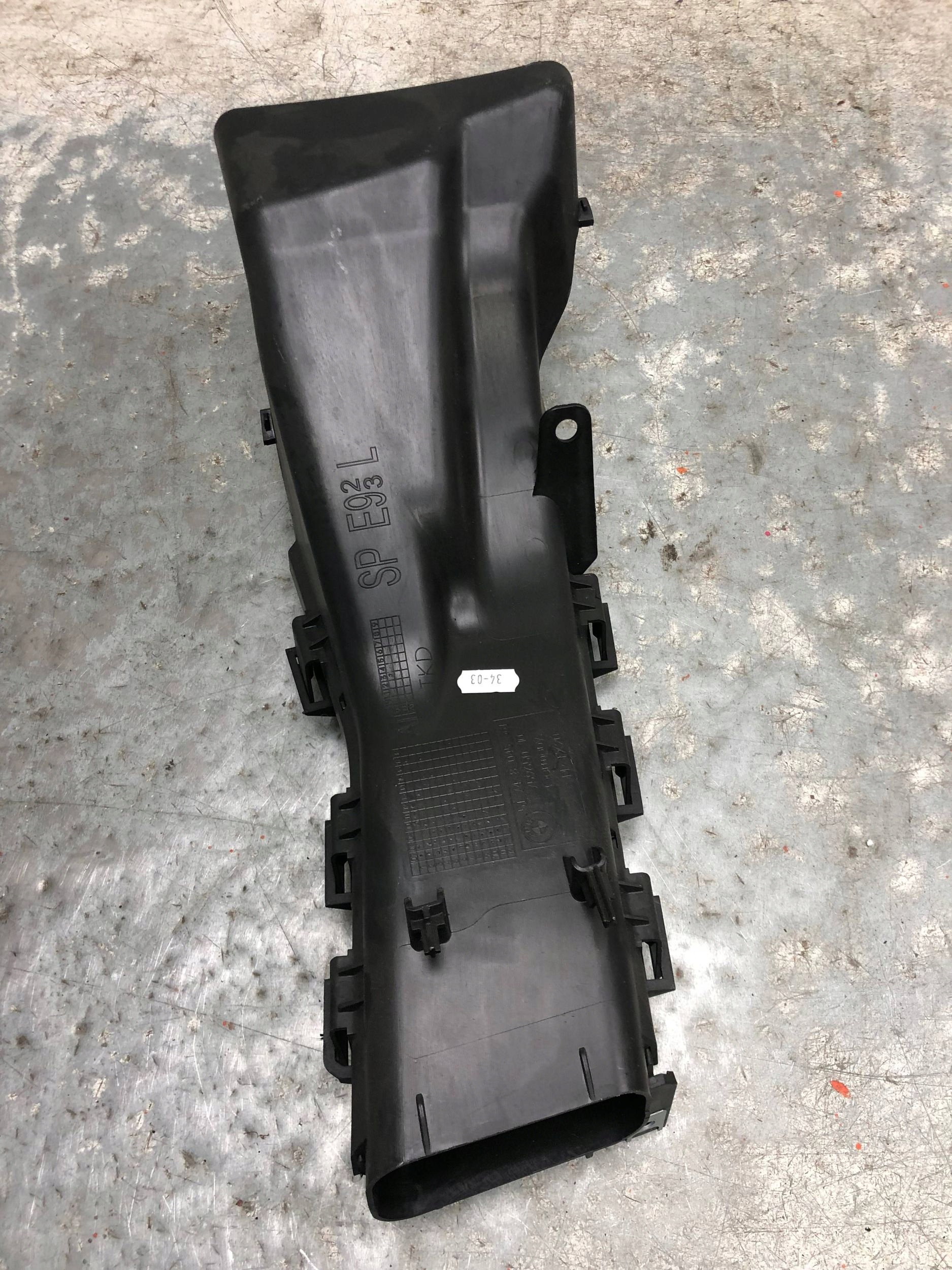 Prívod VZDUCHOVÁ RÚRA BMW E92 8045361