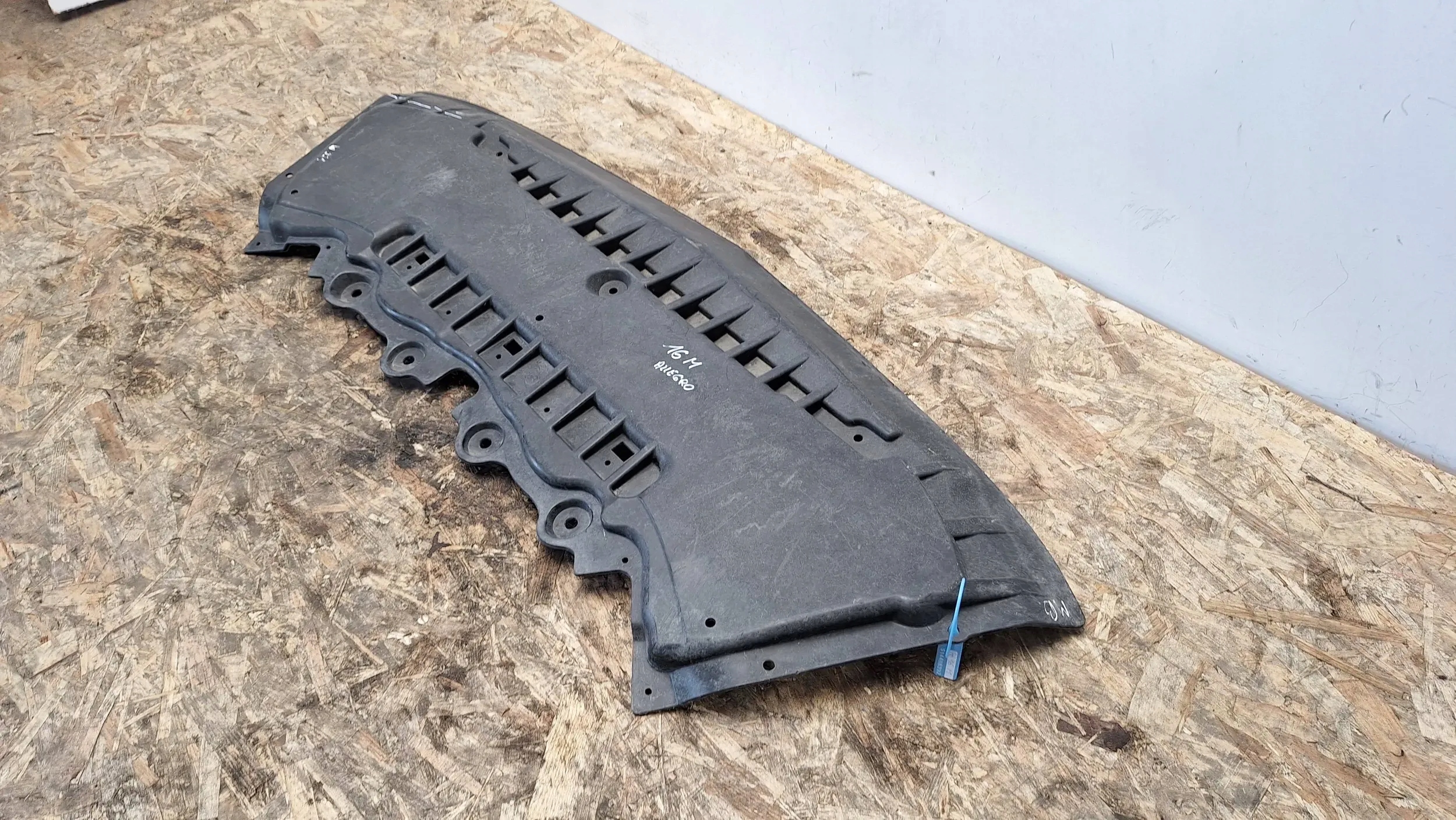cover below engine A2215200723 Mercedes CL500