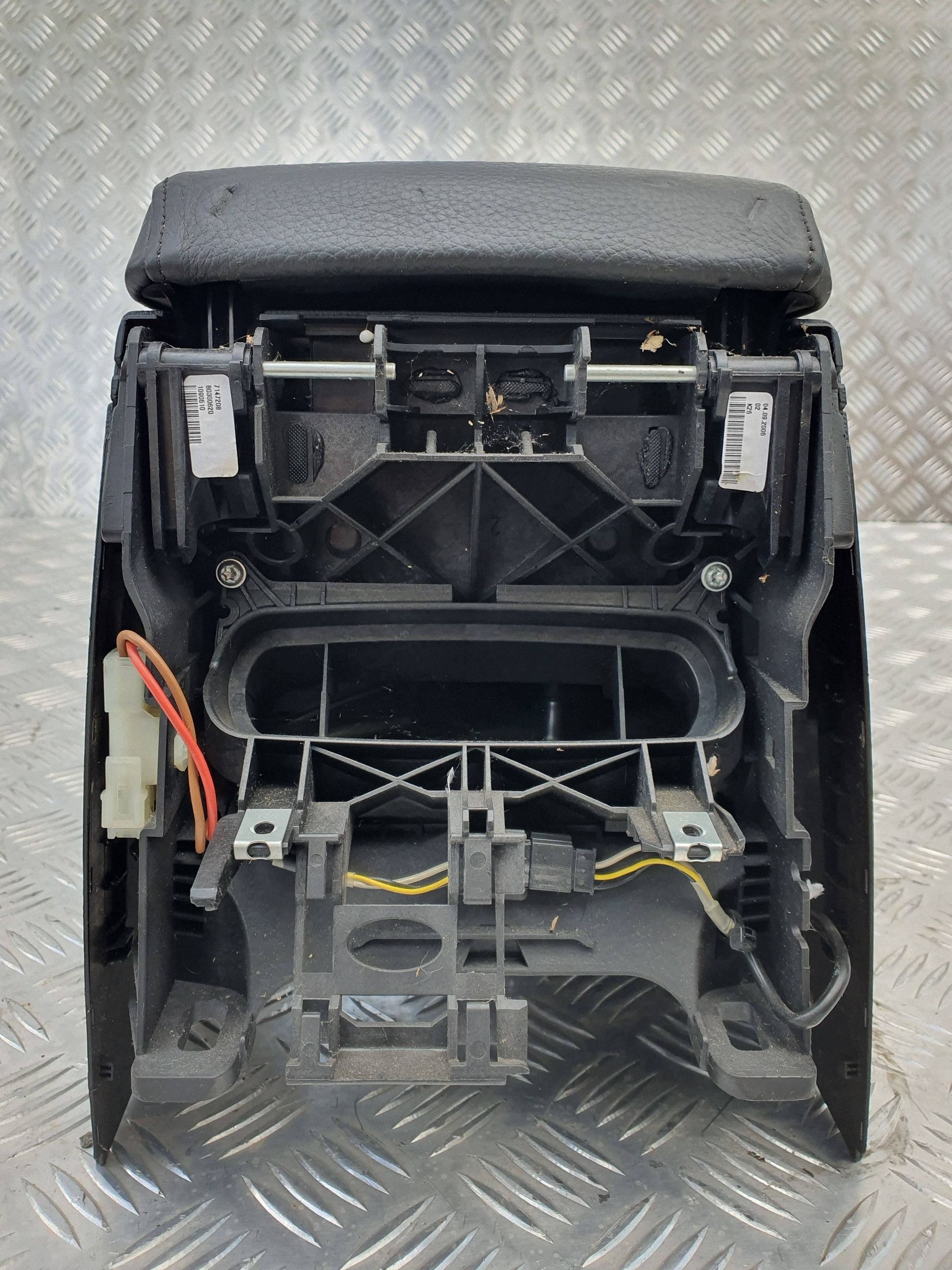 TUNEL mitte Armlehne EUROPA 7075357 BMW E91 E90