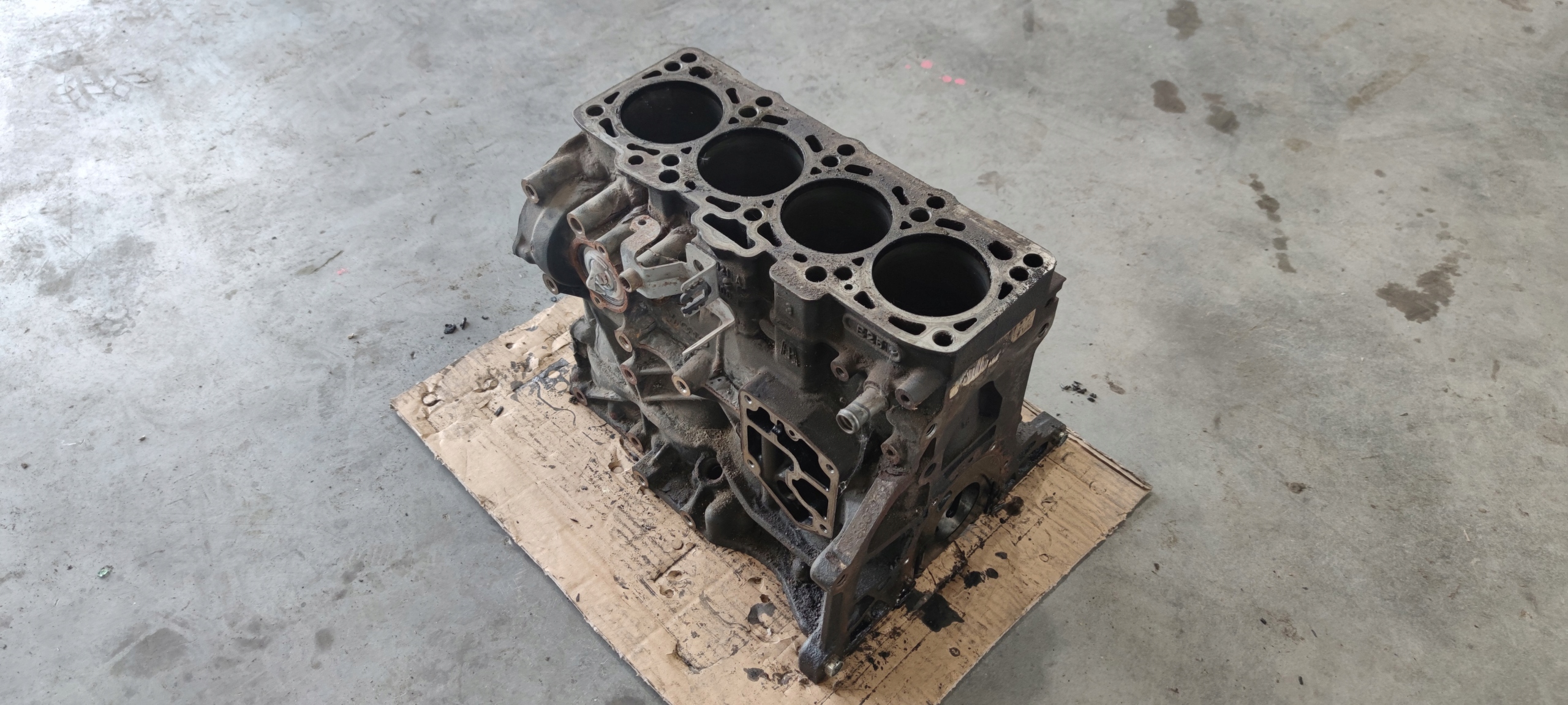 BLOK Motore AUDI A4 B7 A6 C6 2.0 TDI BLB 03G021A