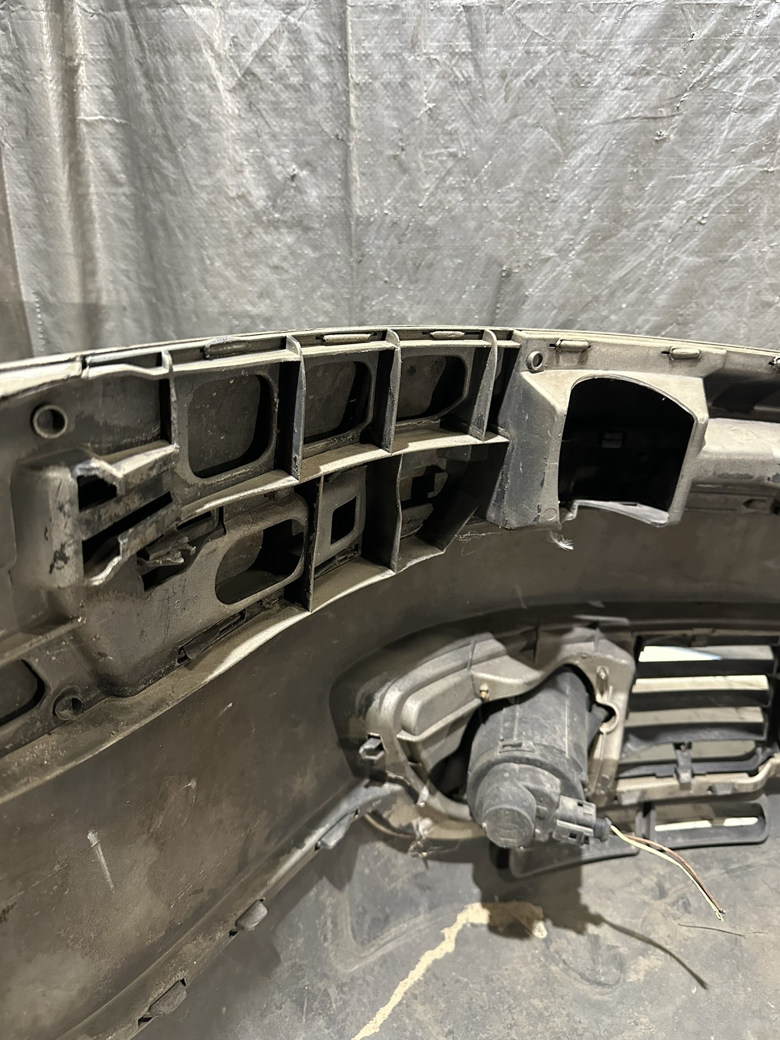 bumper front VOLKSWAGEN VW PASSAT B5 FL KOMBI LA1W