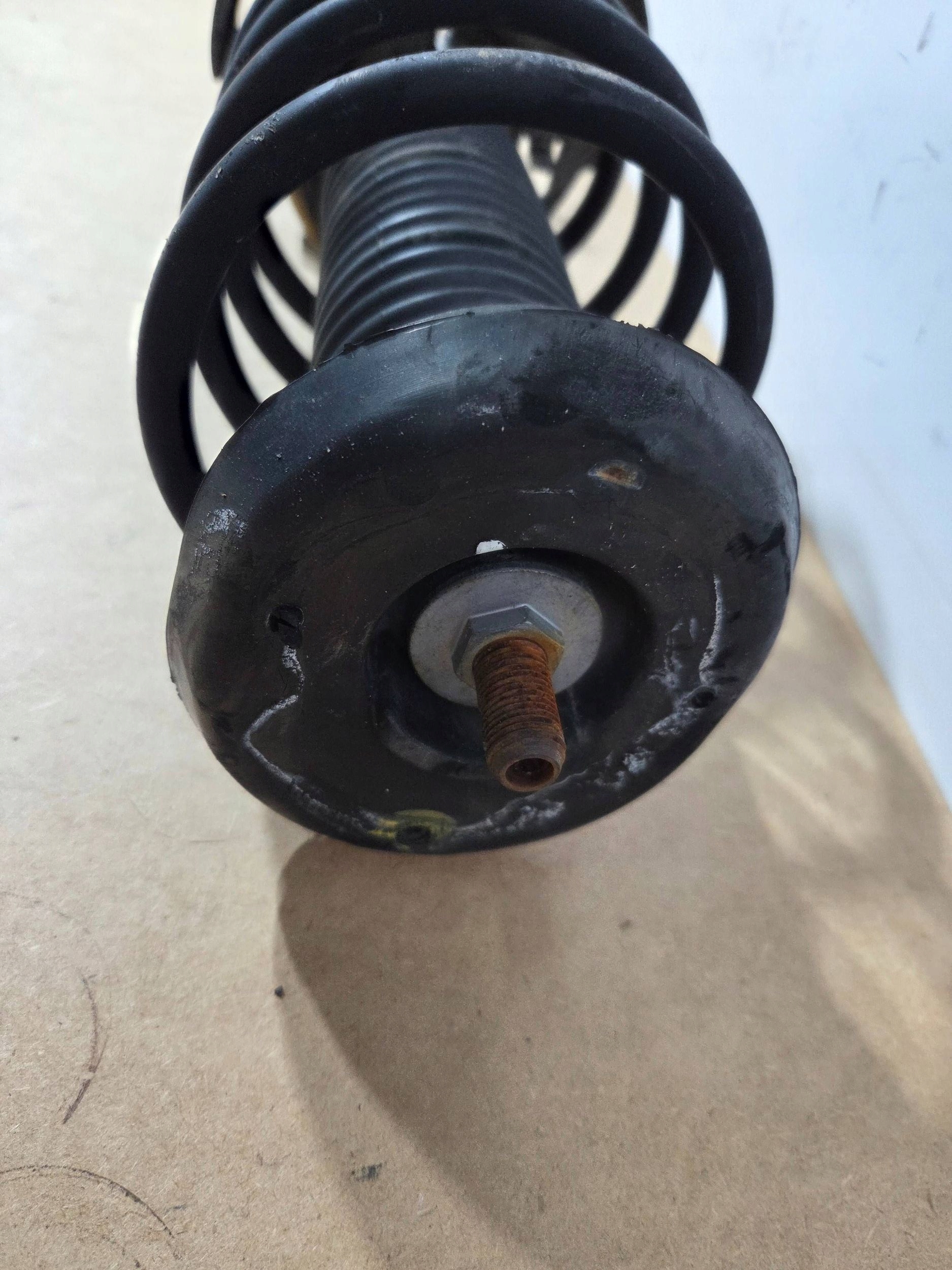 Citroen C3 III 1,6 E-HDI shock absorber front right 9812428680 (F785)