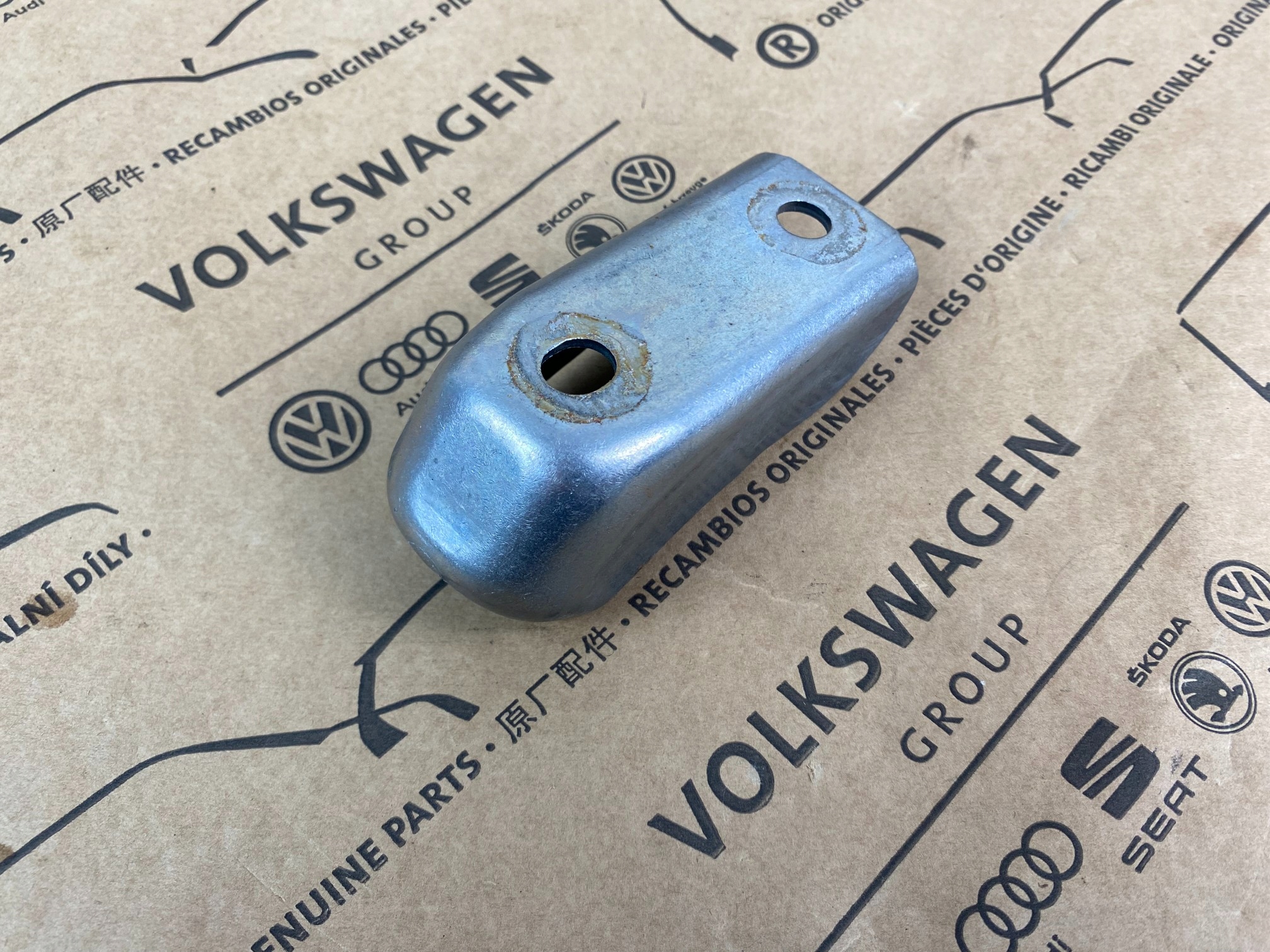 Держатель 05L131645P LEON KODIAQ KAROQ vw Golf Audi Q2