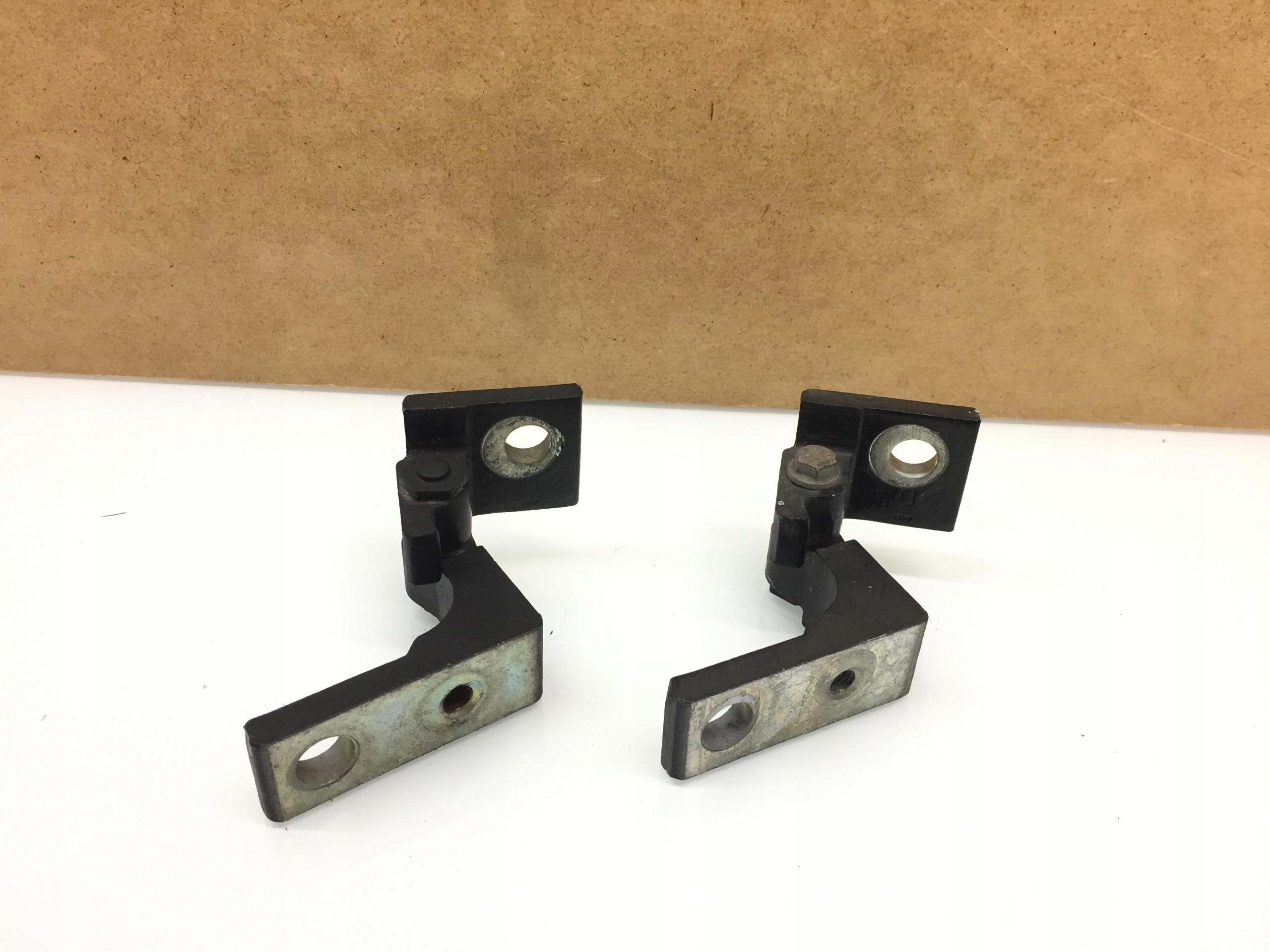 ALFA ROMEO 159 ZAWIASY DRZWI PRAWY TYŁ KOMPLET