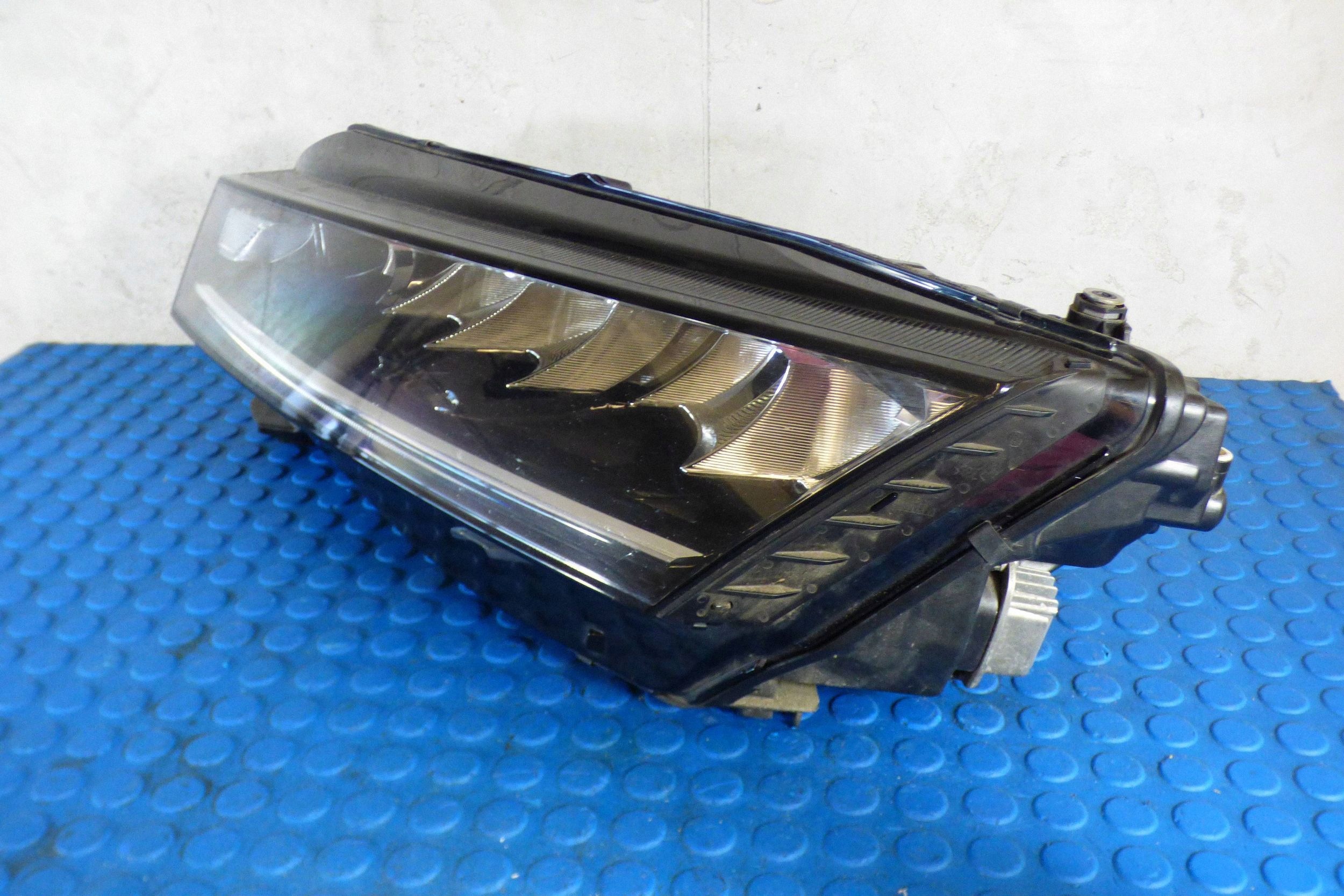 Skoda Octavia IV Licht reflektor links vorne 5E4941015 st.BDB