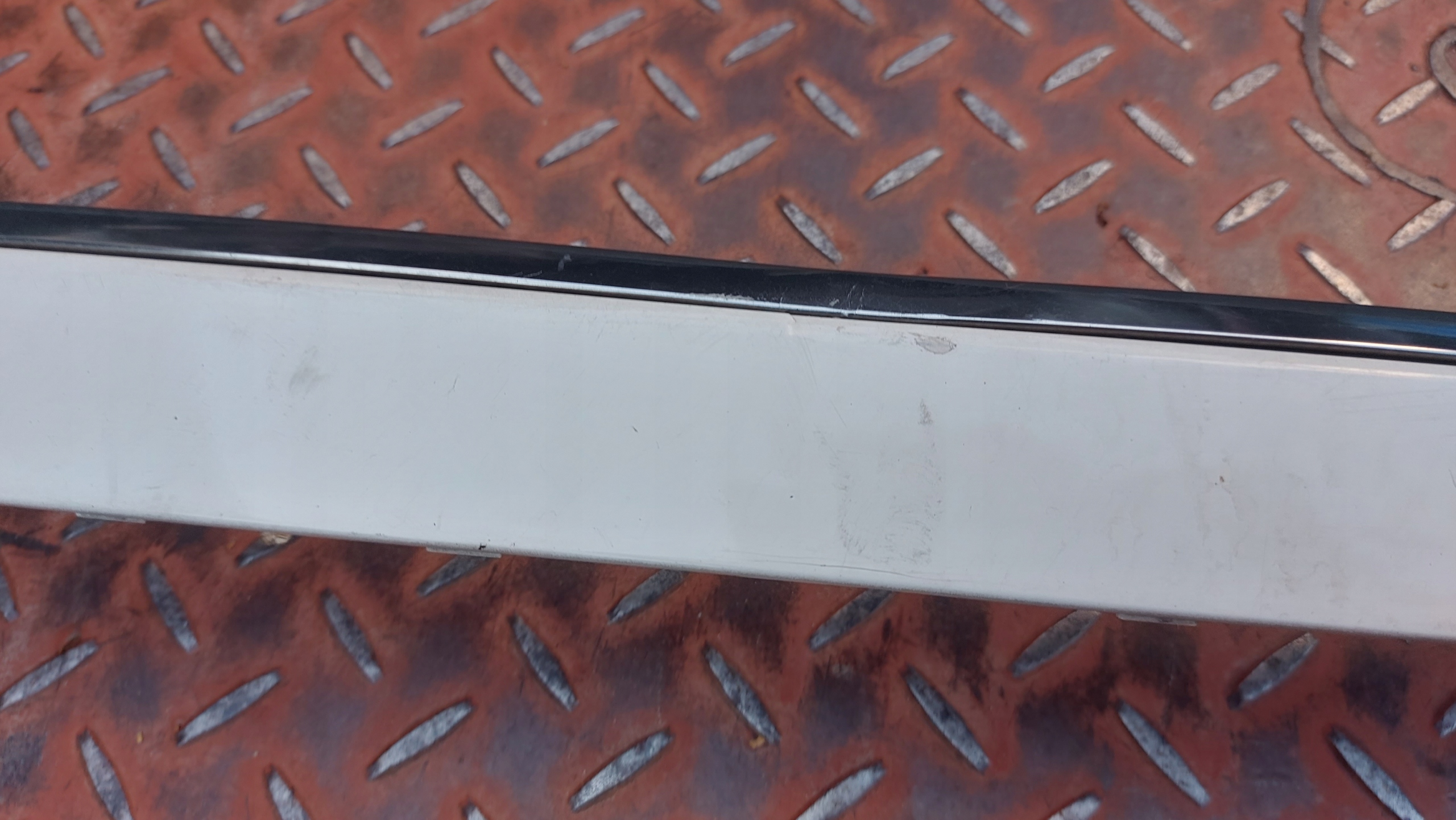 lista fedél lökhárítónak far hátso BMW 7 E65 E66 05-09