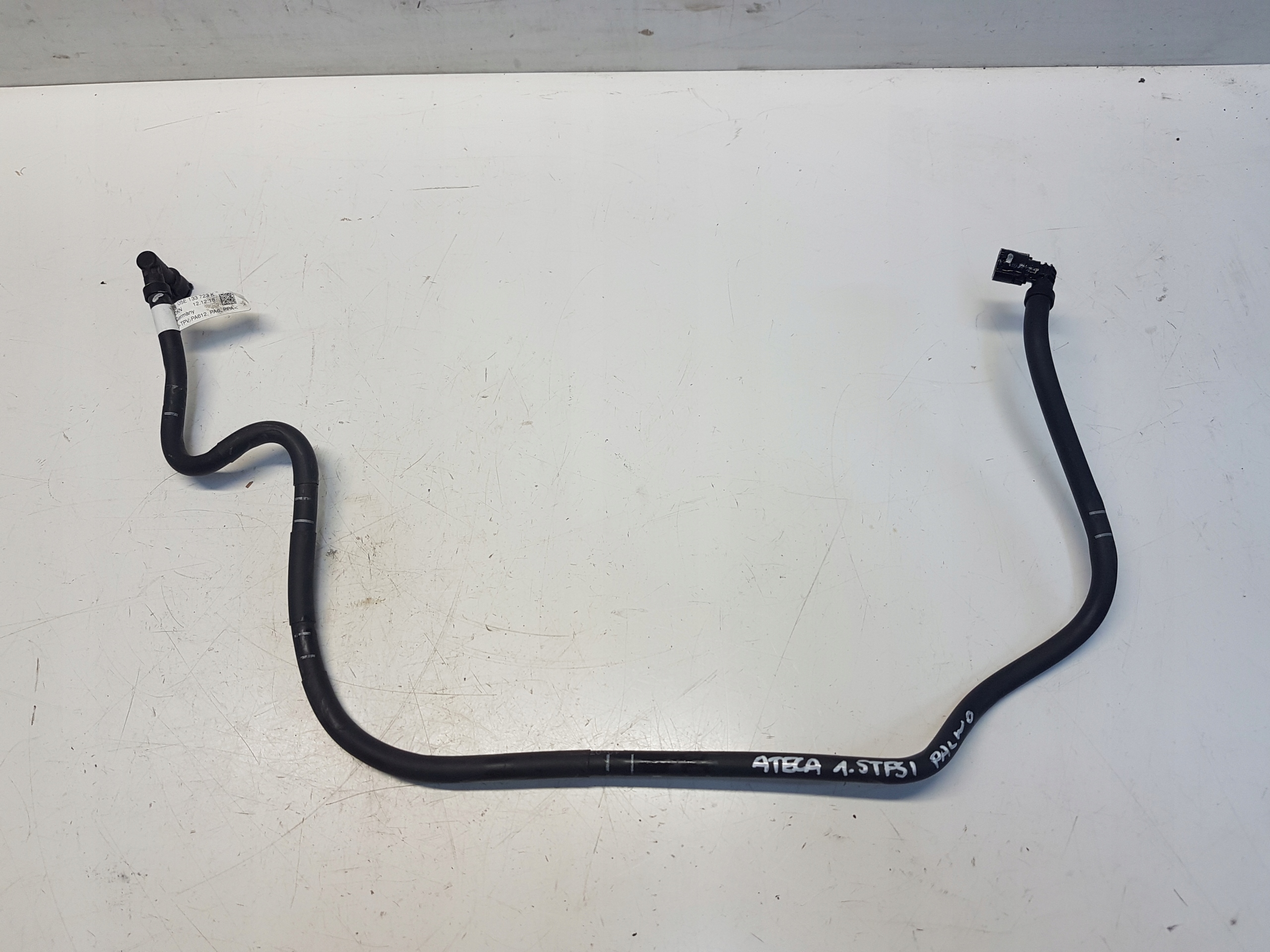 SEAT ATECA ШЛАНГ ТОПЛИВОПРОВОД 05E133723K
