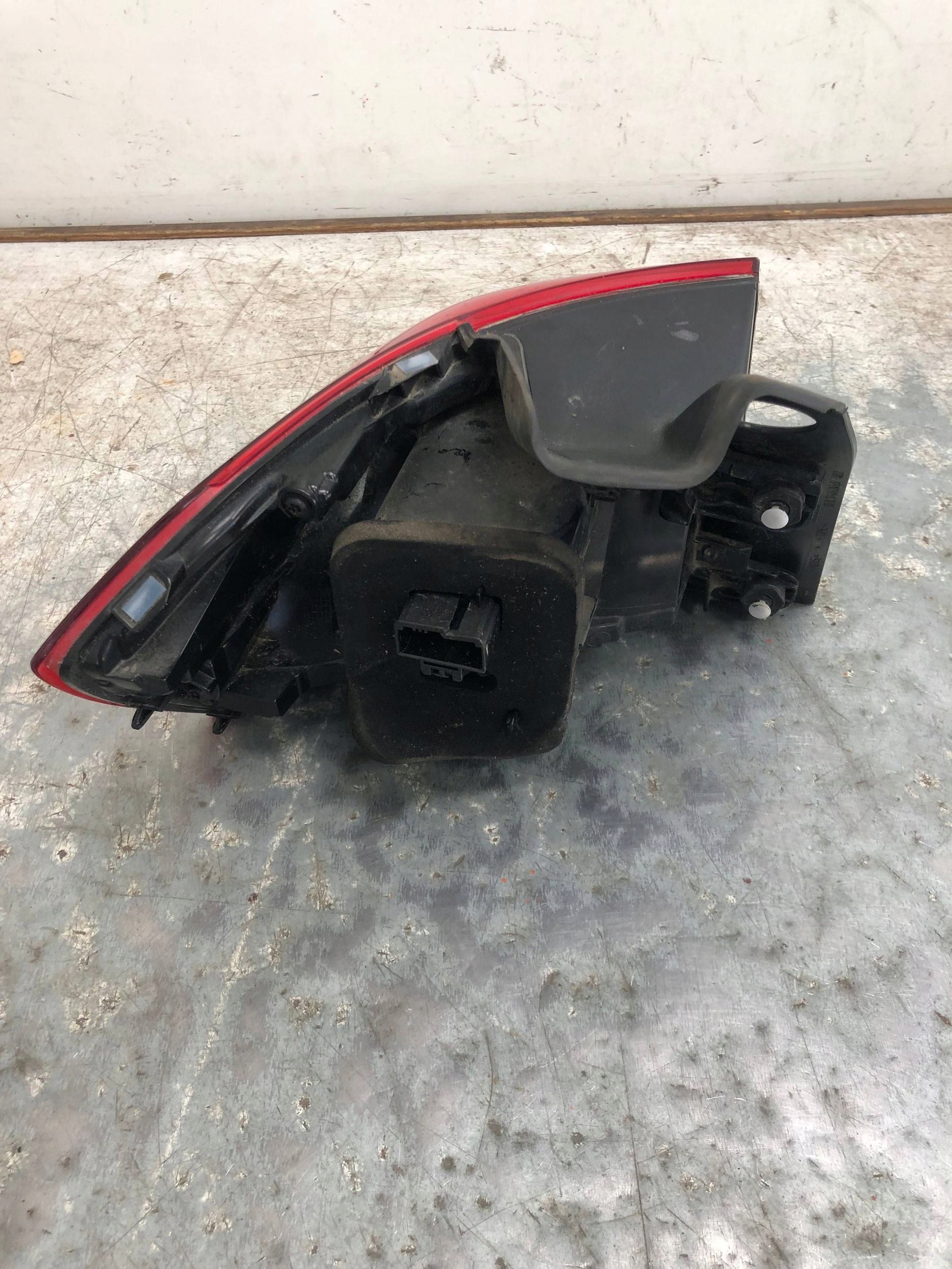 light right rear part VW PASSAT B8 KOMBI 3G9945096E