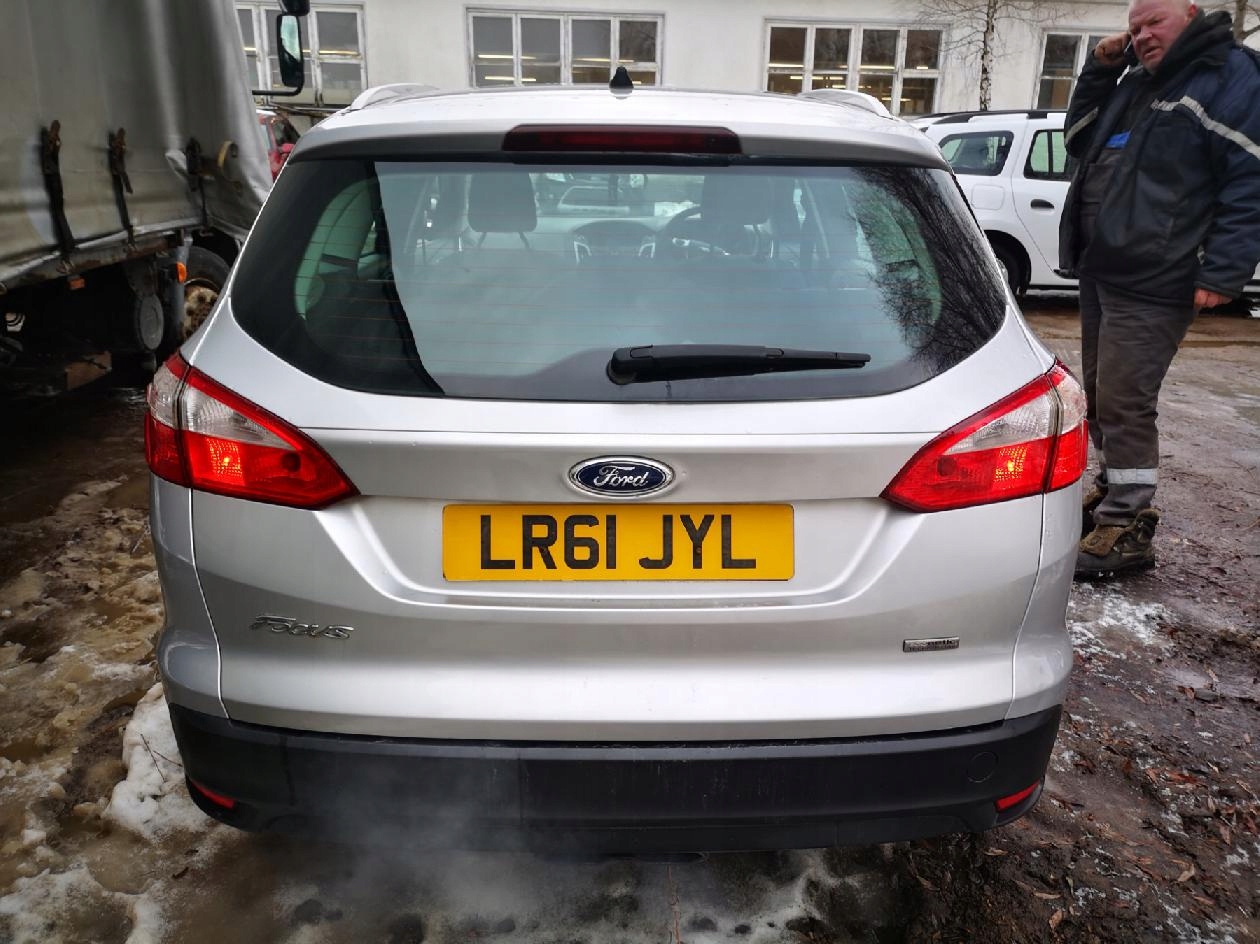 FORD Focus шланг воды 2011 1.6л