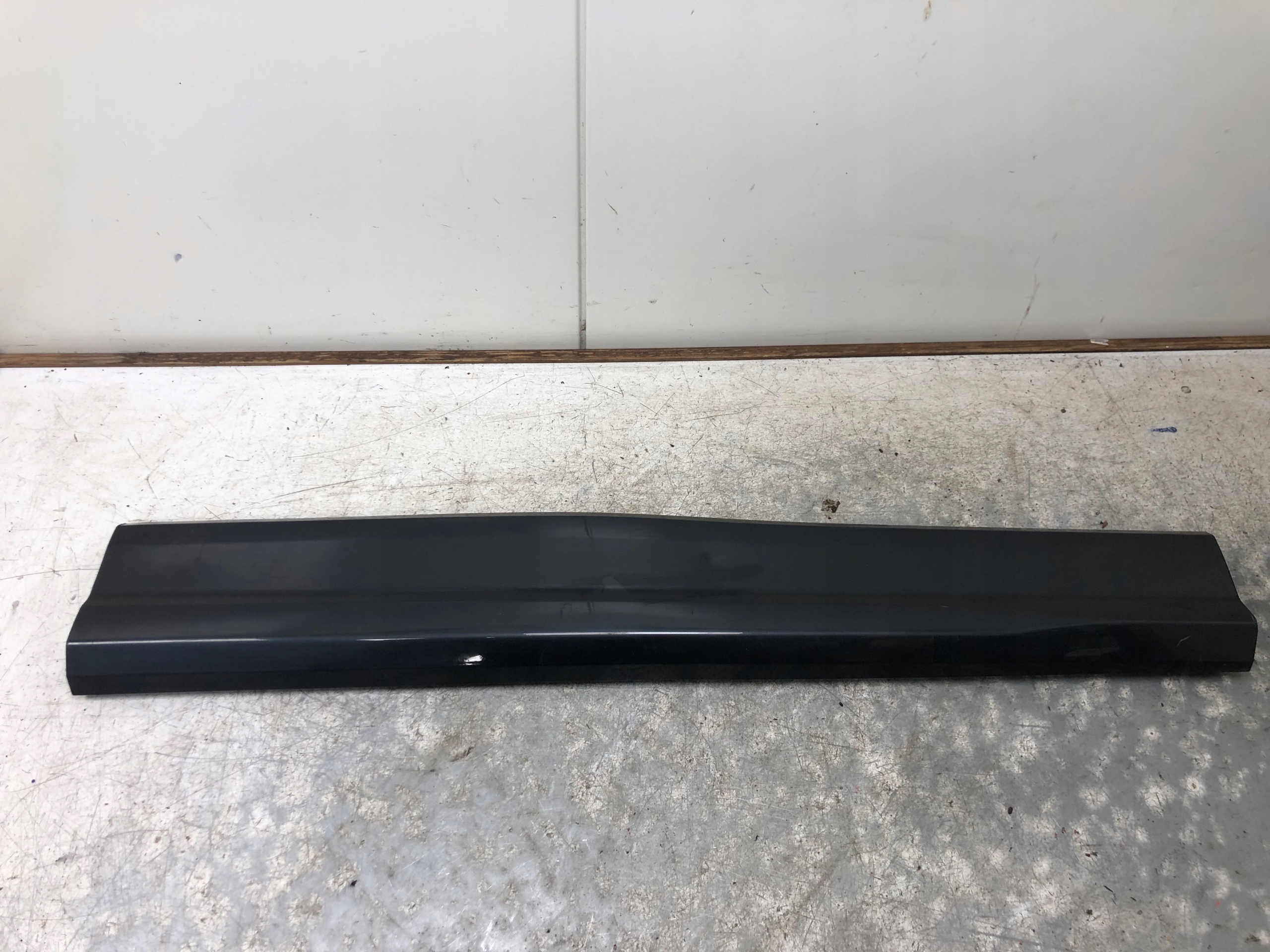 moulding door right front AUDI Q2 81A853960B