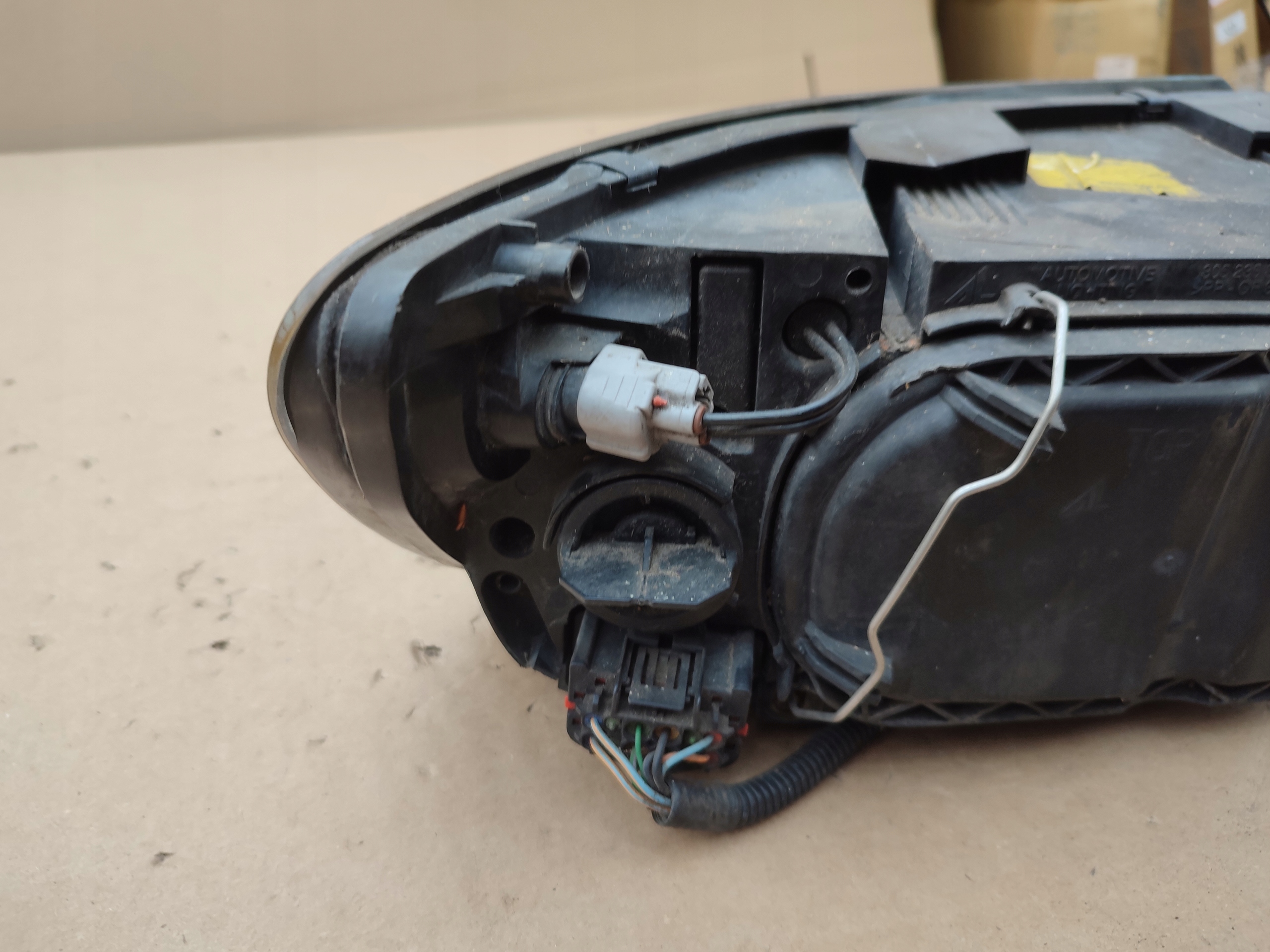 REFLEKTOR light left front left front VOLVO S40 V50 04-07