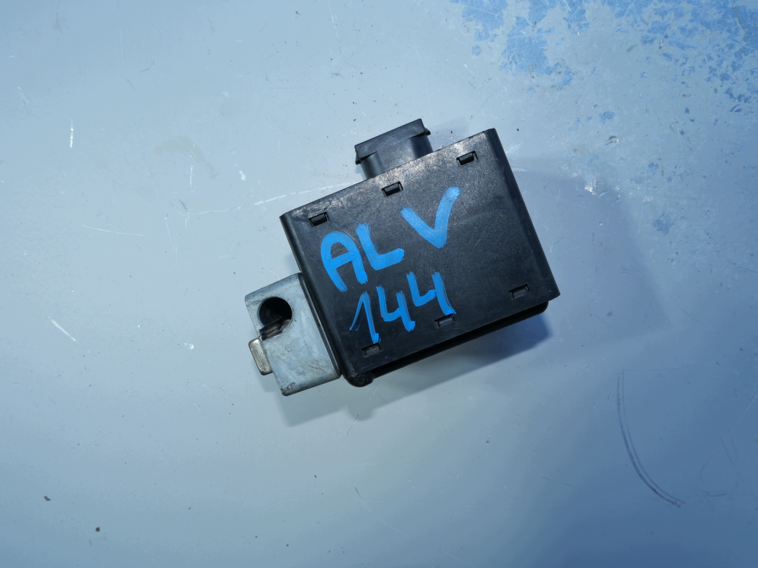 Serrure Volant RENAULT 8200033233