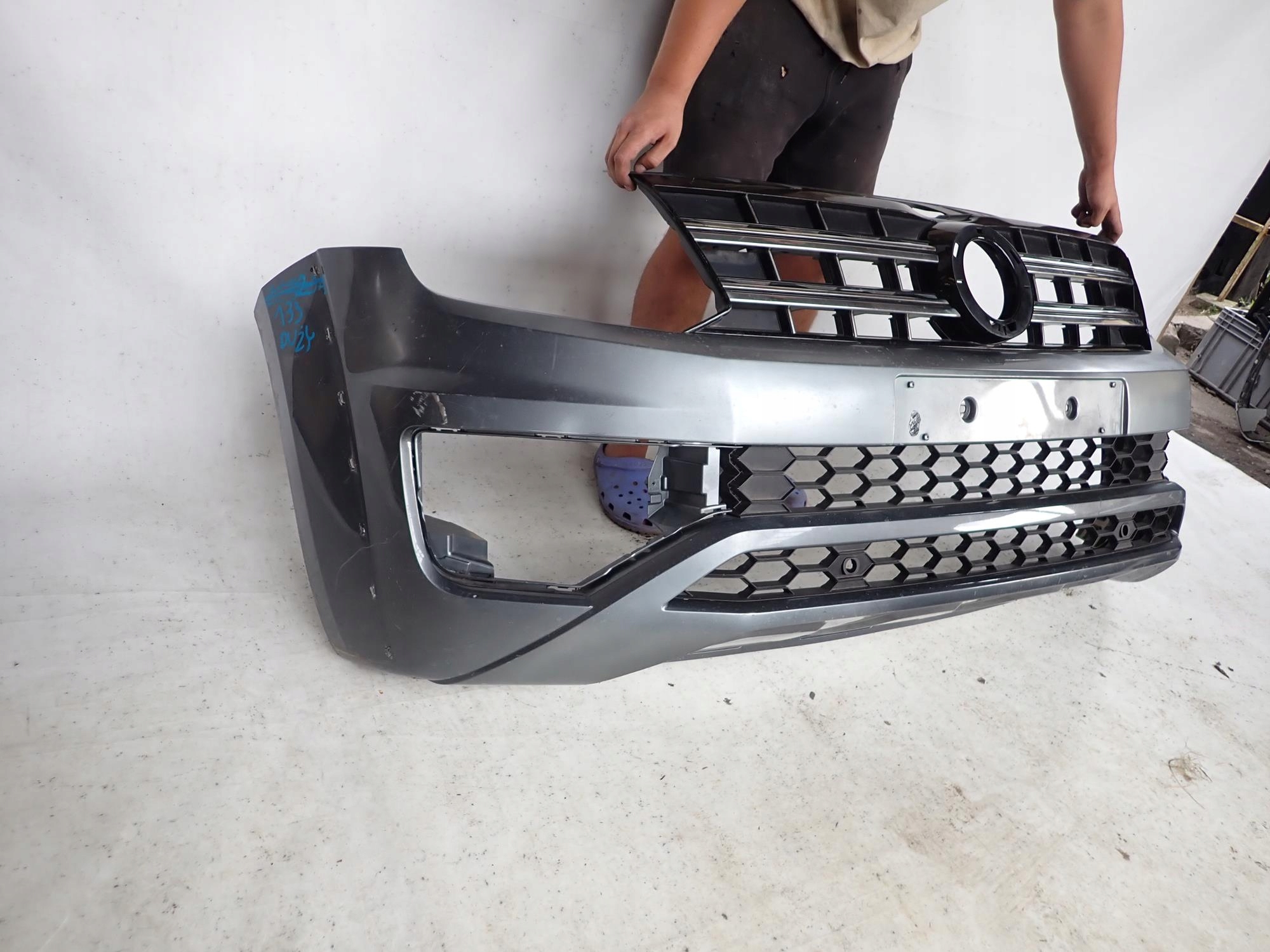 VW AMAROK and 1 LIFT 16-20 bumper front front