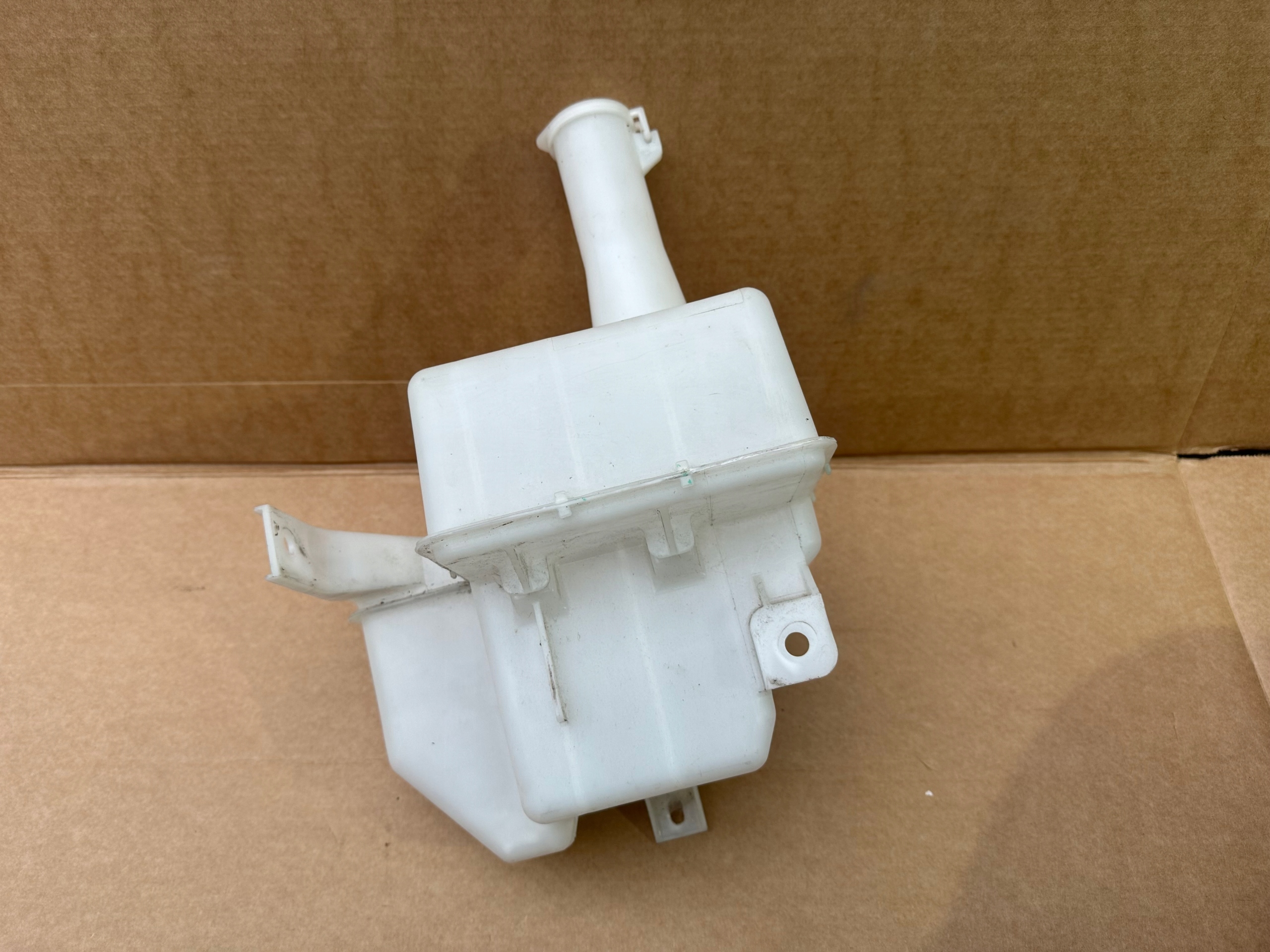 mitsubishi Space Star II бачок омывателя