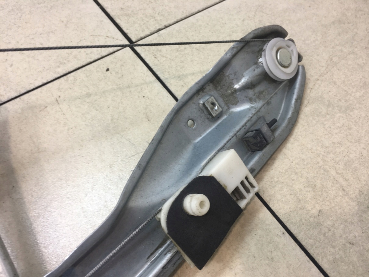 window regulator right rear part CLIO III 8200291155