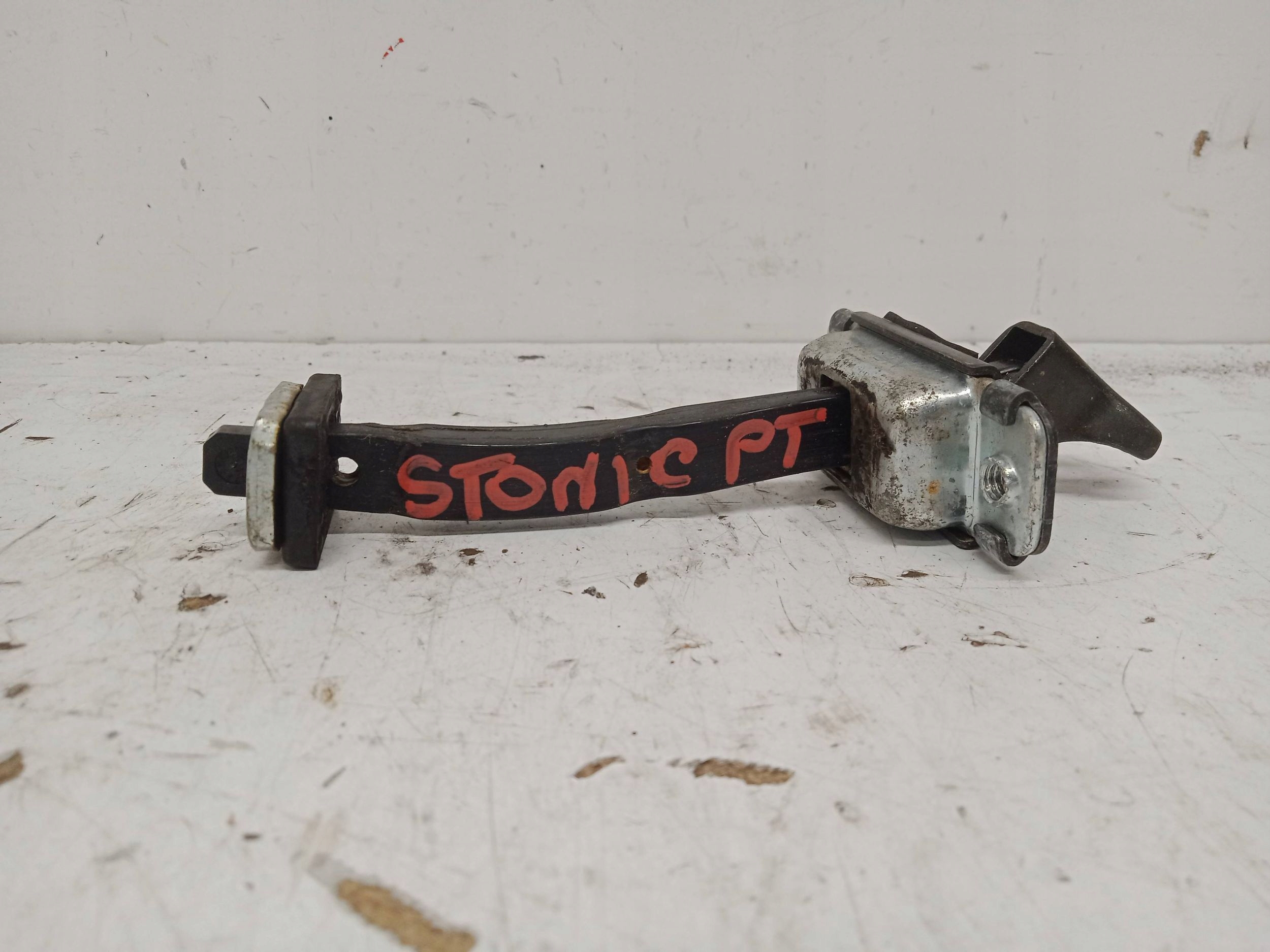KIA STONIC limiter door right rear part 2017