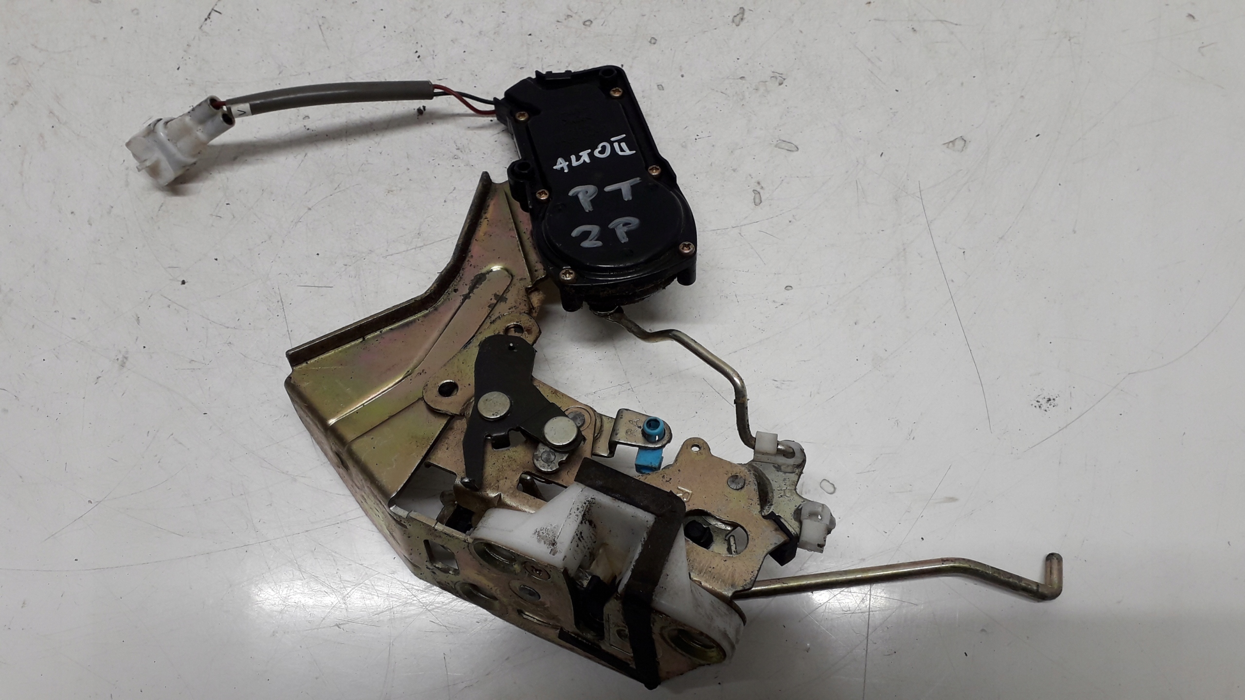 SUZUKI ALTO 5 V 98- ZAMEK PRAWY TYLNY