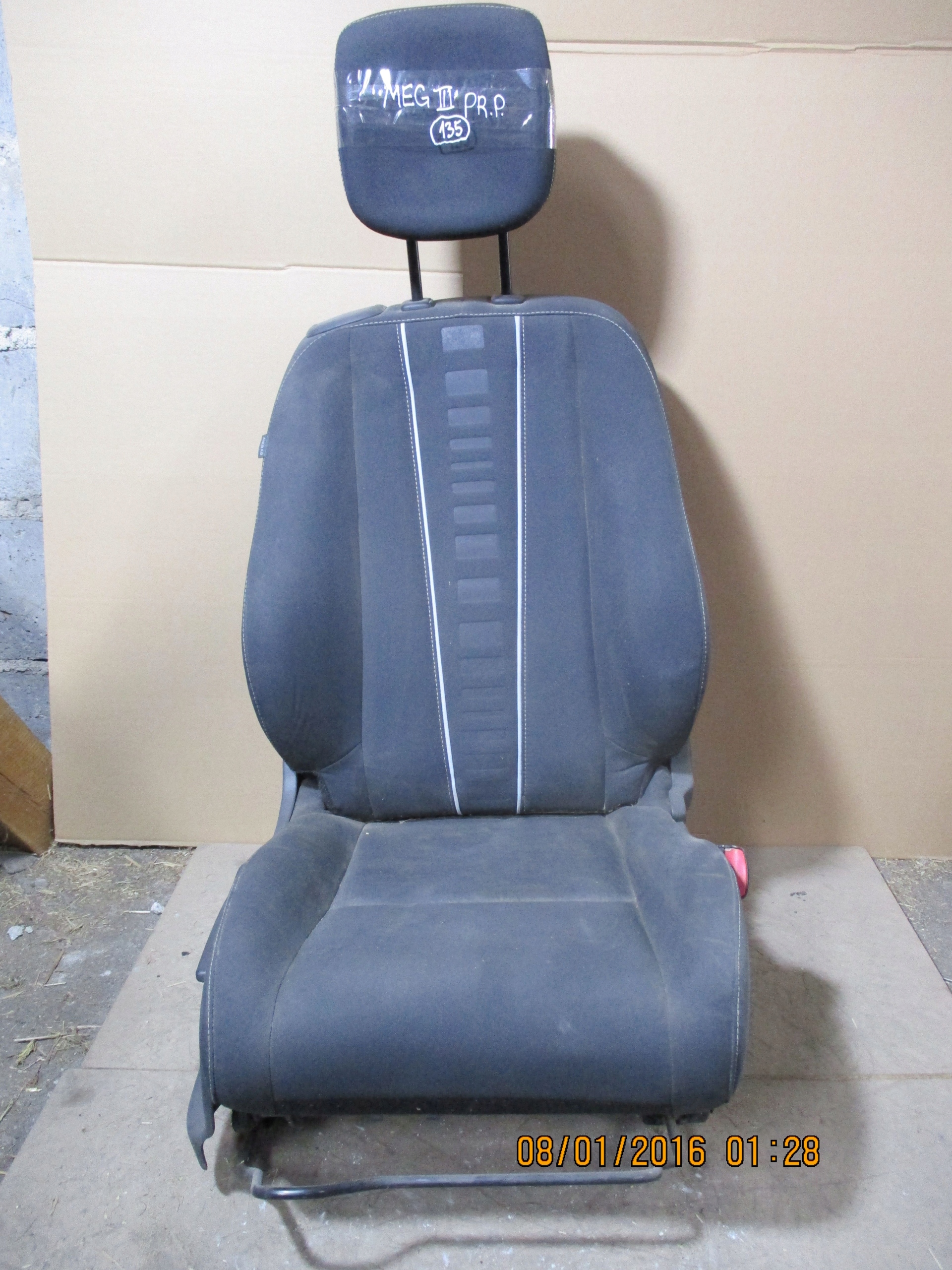 FOTEL PRAWY PRZÓD RENAULT MEGANE III Producent części Renault OE