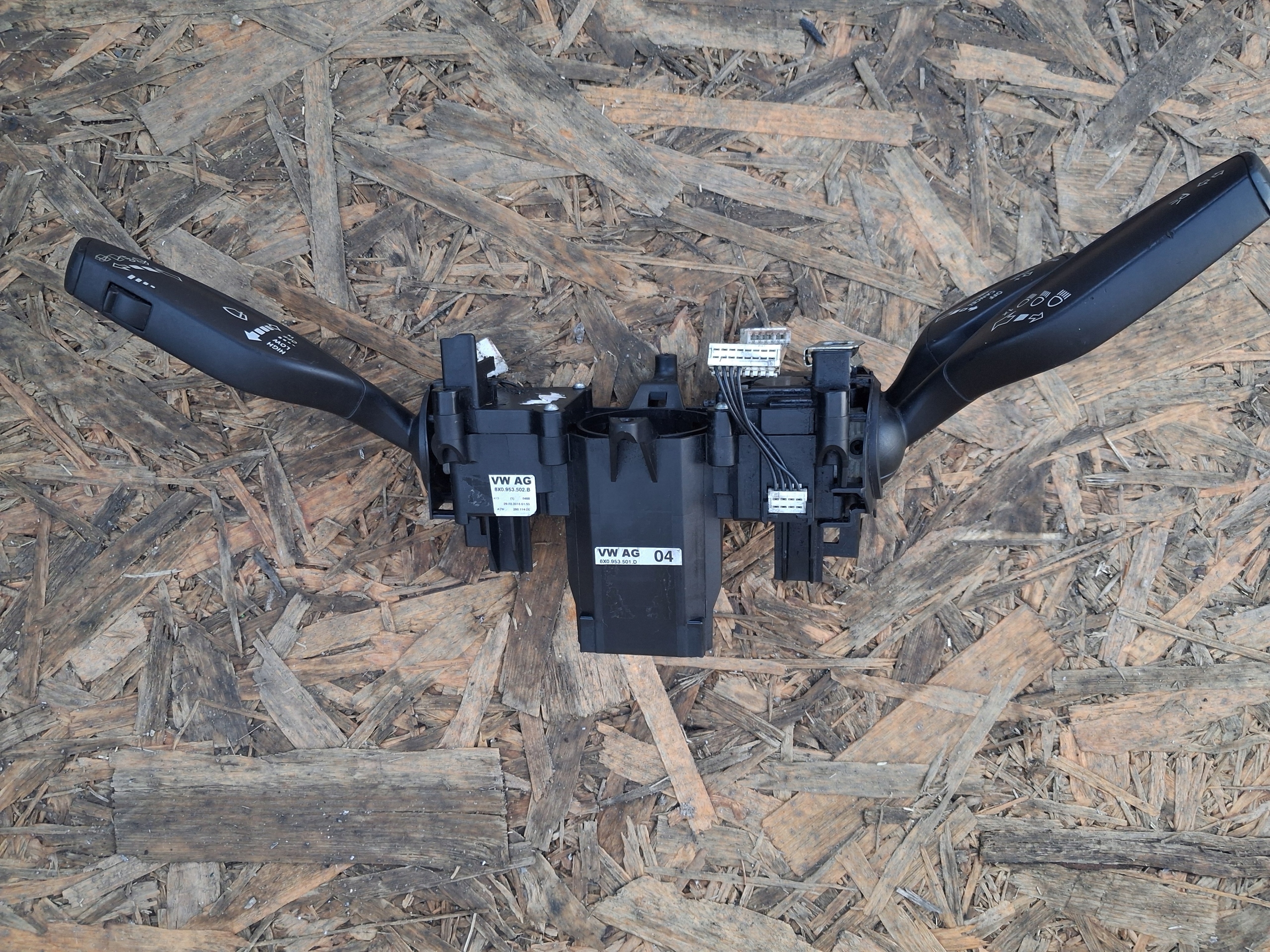 steering wheel levers and controls control AUDI 8X0953501D