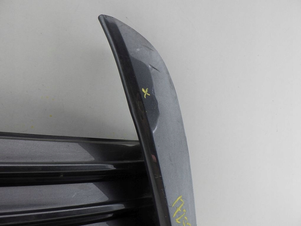 TOYOTA COROLLA E16 LIFT 16- griglia Paraurti sinistra