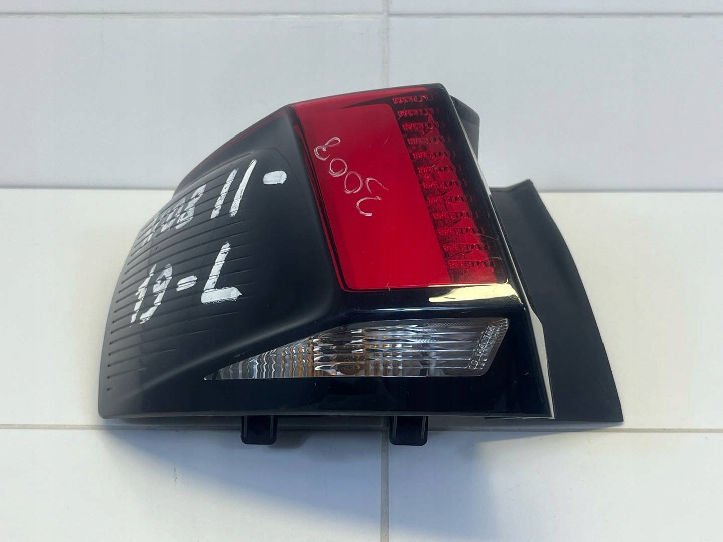 light rear left side Peugeot 3008 2 2019 9810477180