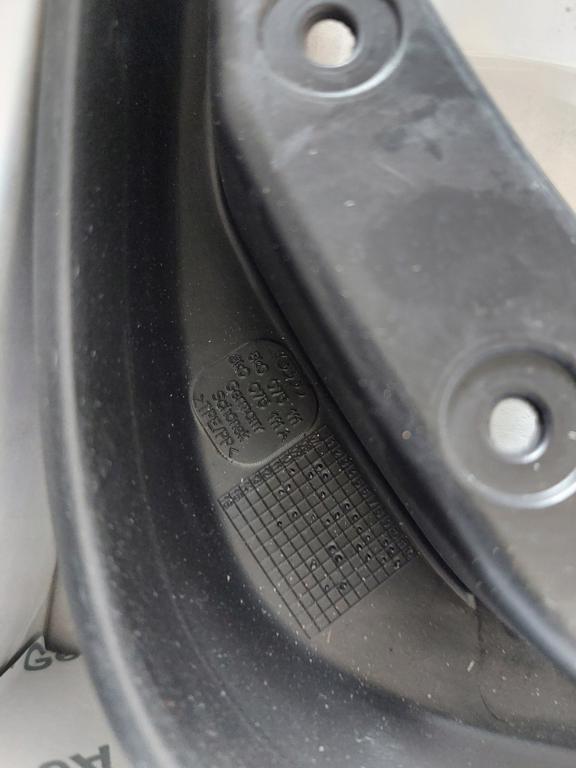 mudguard flaps front A4 B8 8K 8K0075111A