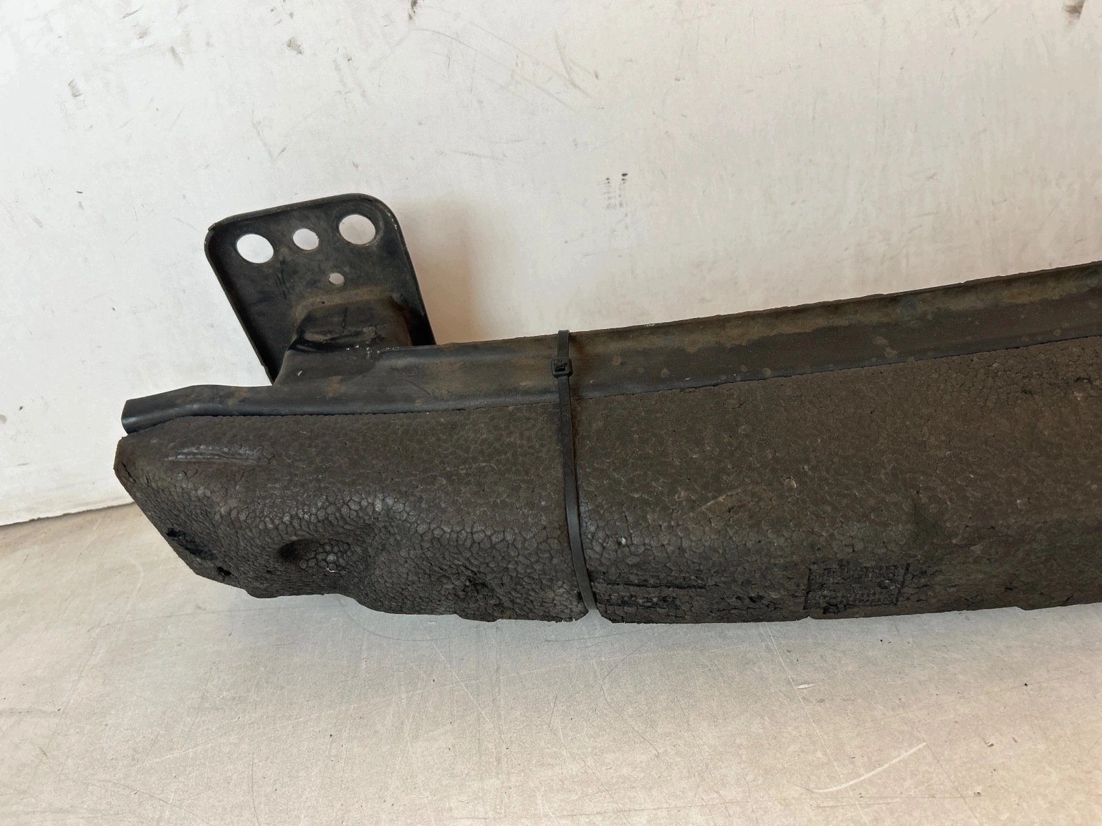 sider pillar of a bumper front Ford KA MK2