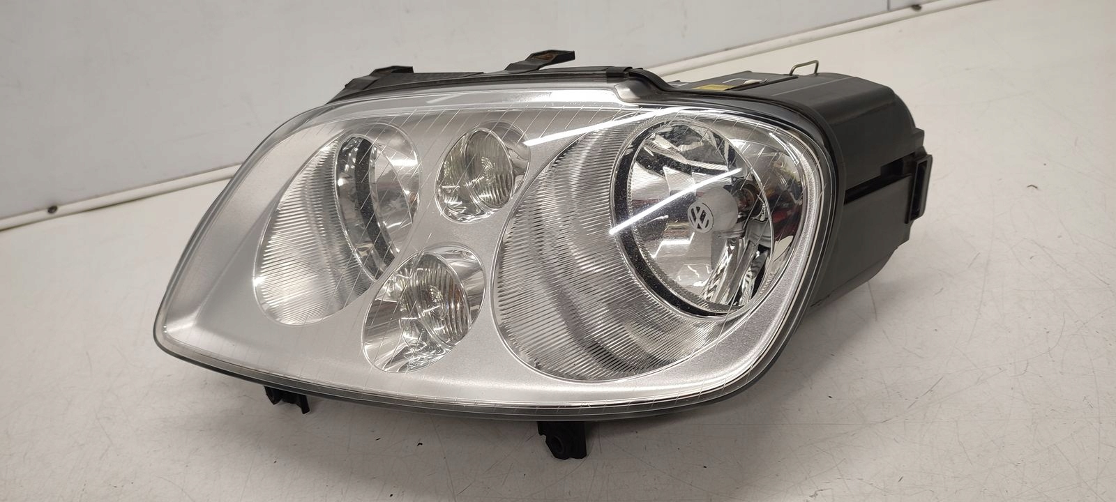 light front front left VW Touran 1,9 TDI