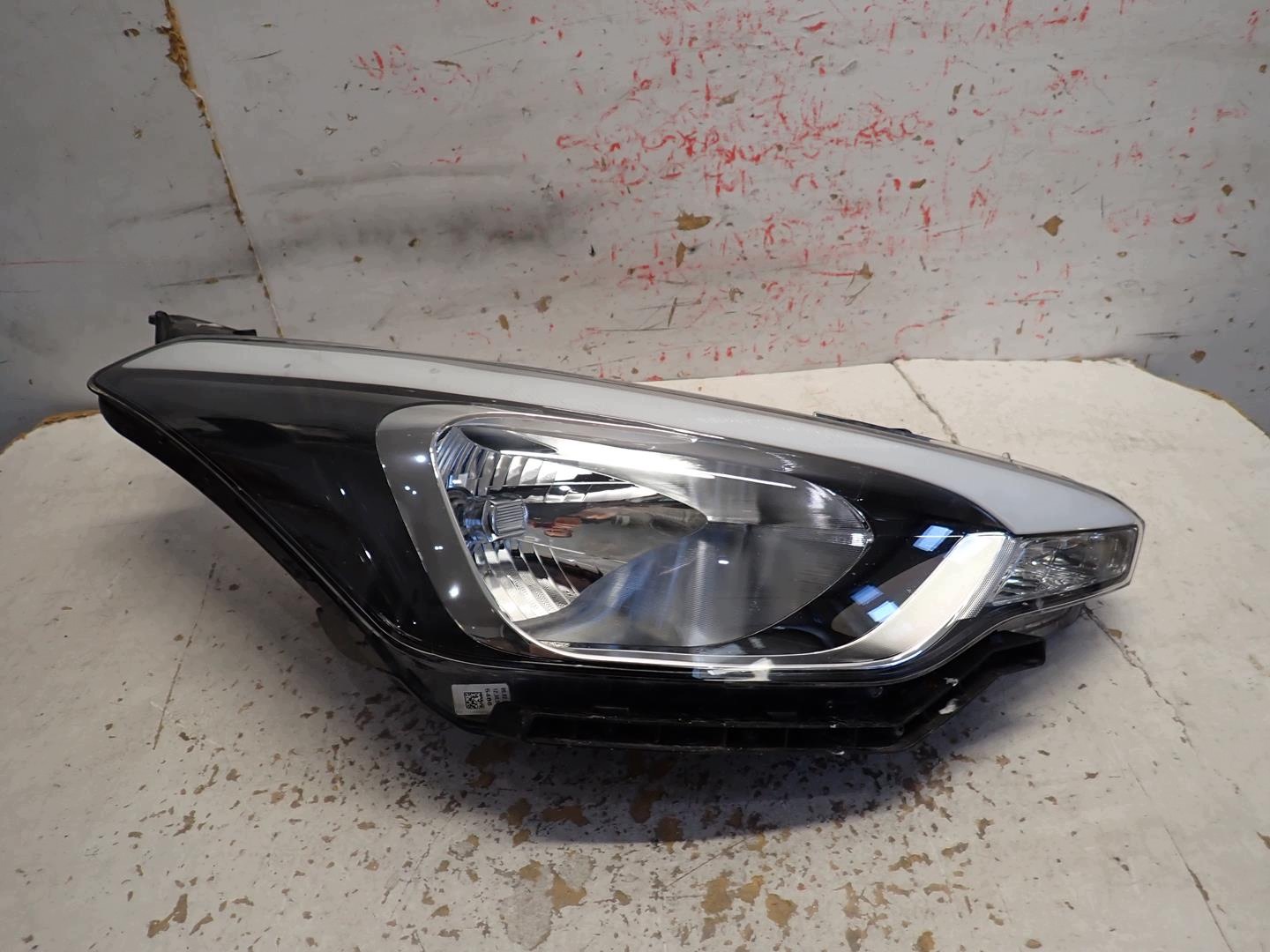 light front front right HYUNDAI I20 II 2015-2020 92102-C8