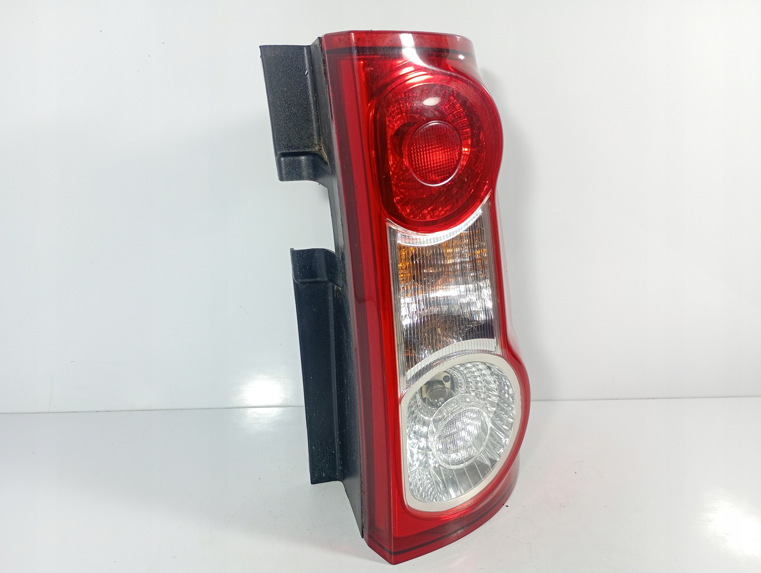Dacia Logan light right rear rear part OE 085511973R