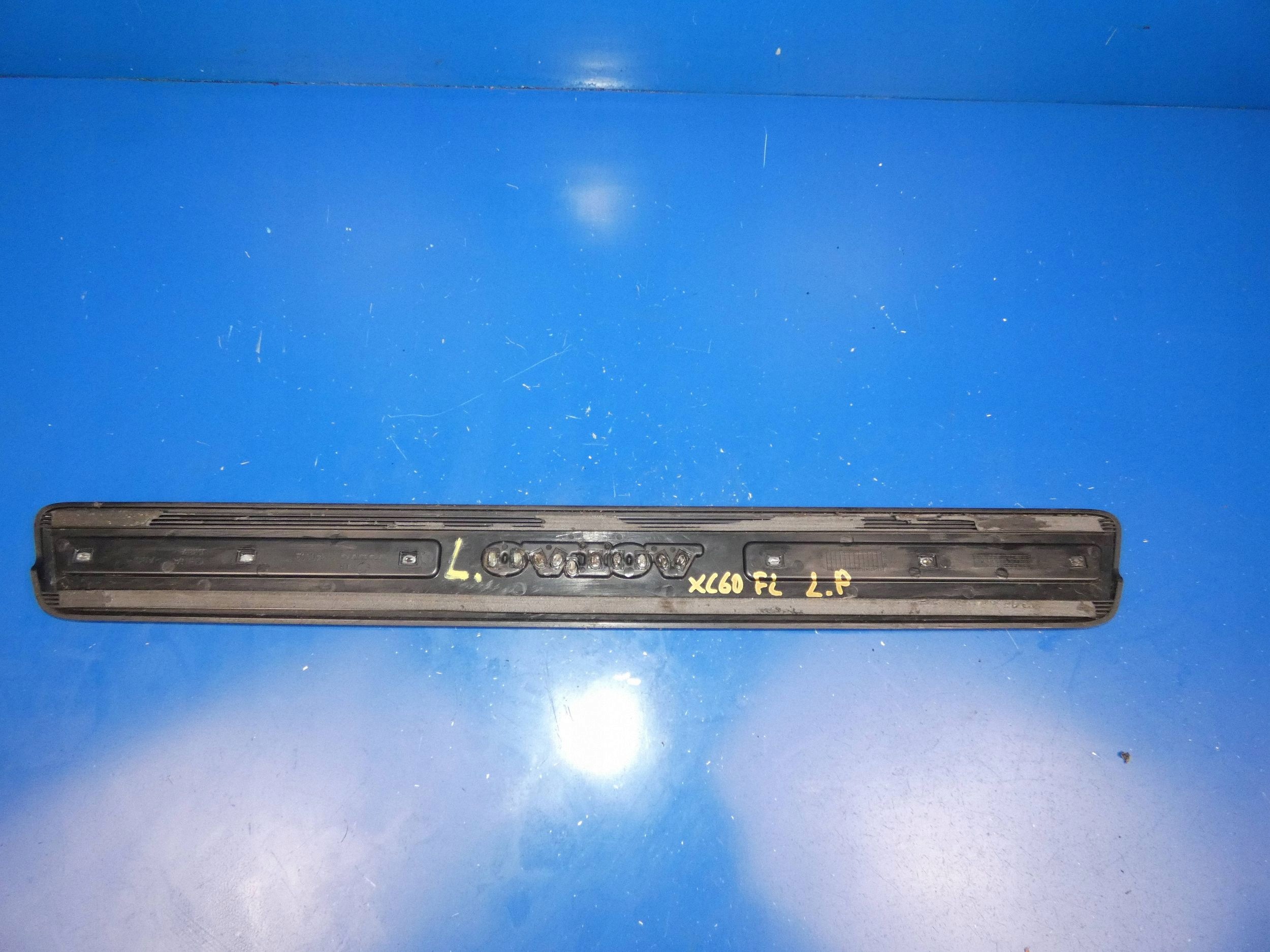 VOLVO XC60 and moulding cap threshold left front